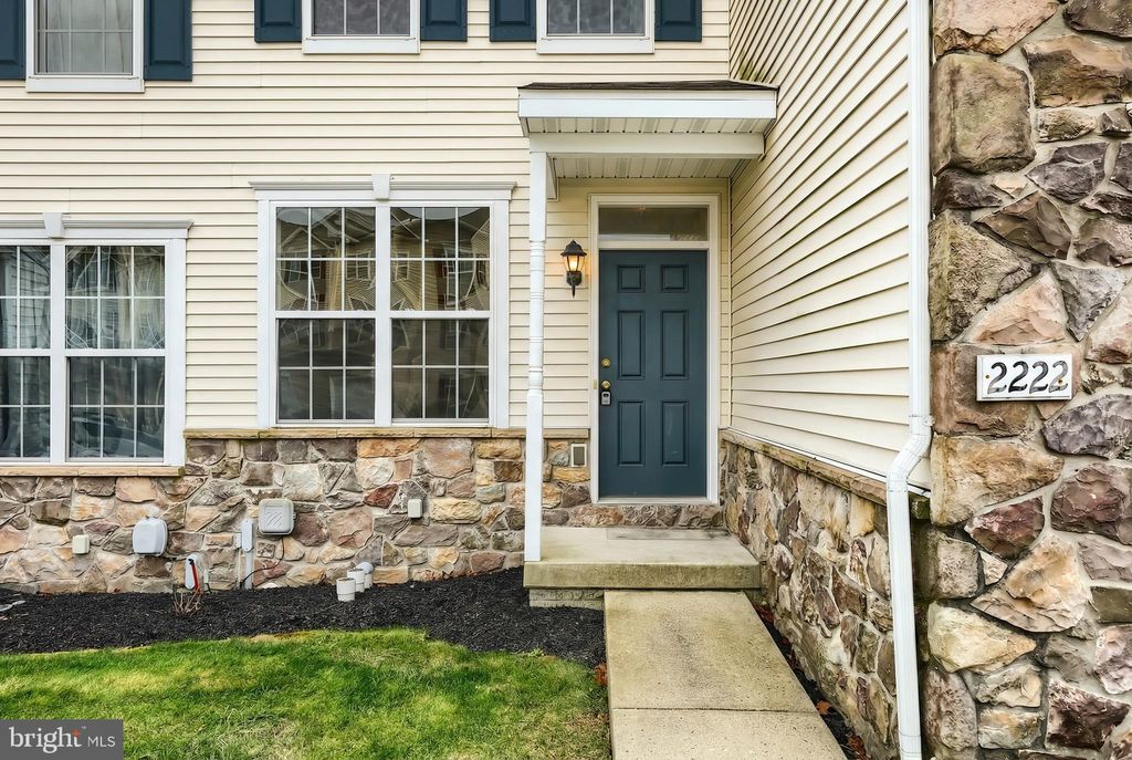 Photo of 2222 Live Oak Lane #2222, YORK, PA 17406 (MLS # PAYK2096410)