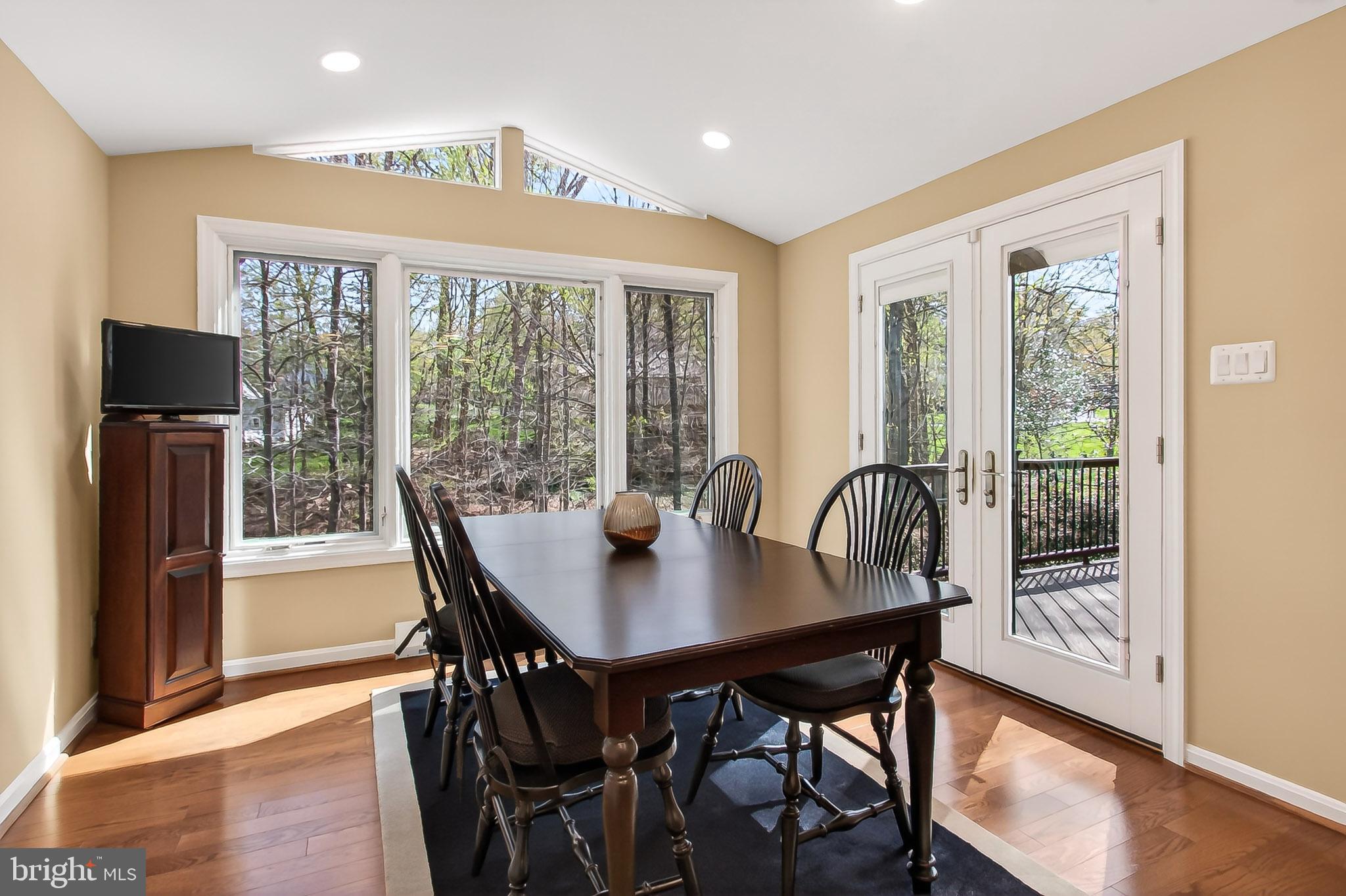 FAIRFAX STATION - Residential