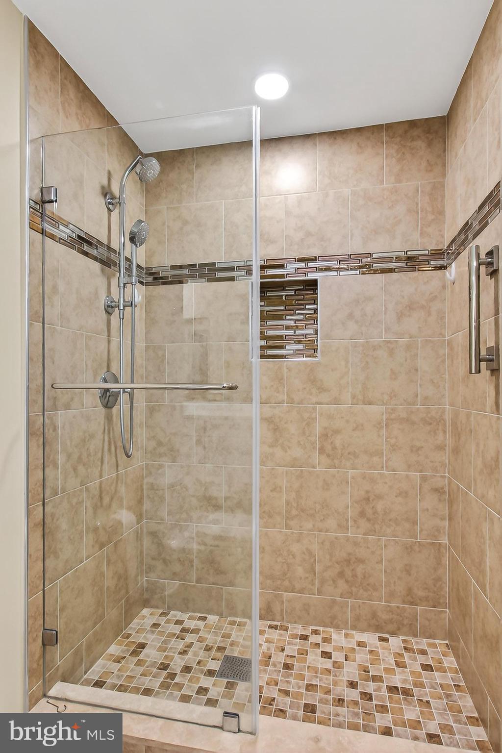 FAIRFAX STATION - Residential