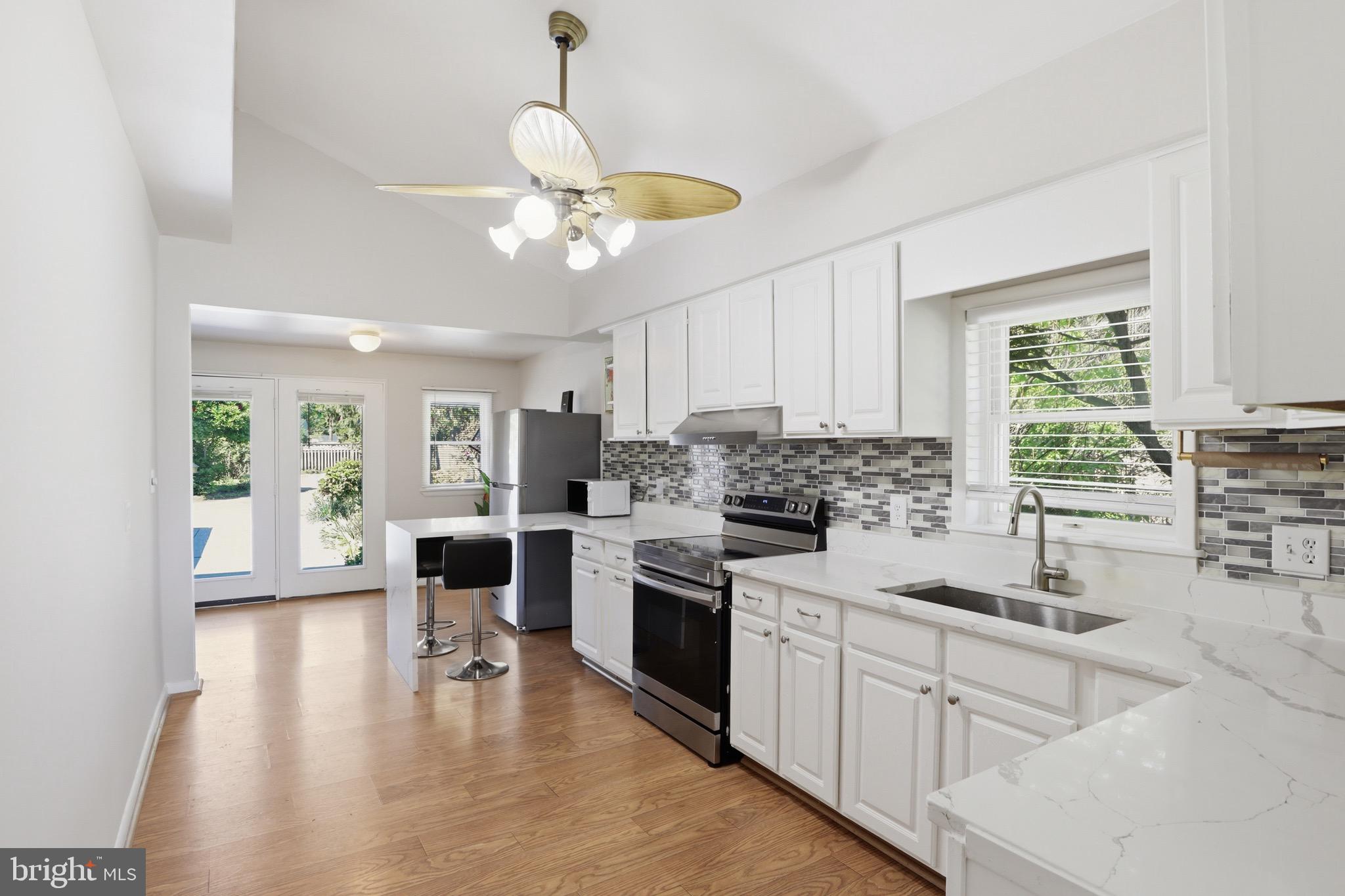CEDAR BEACH - Residential