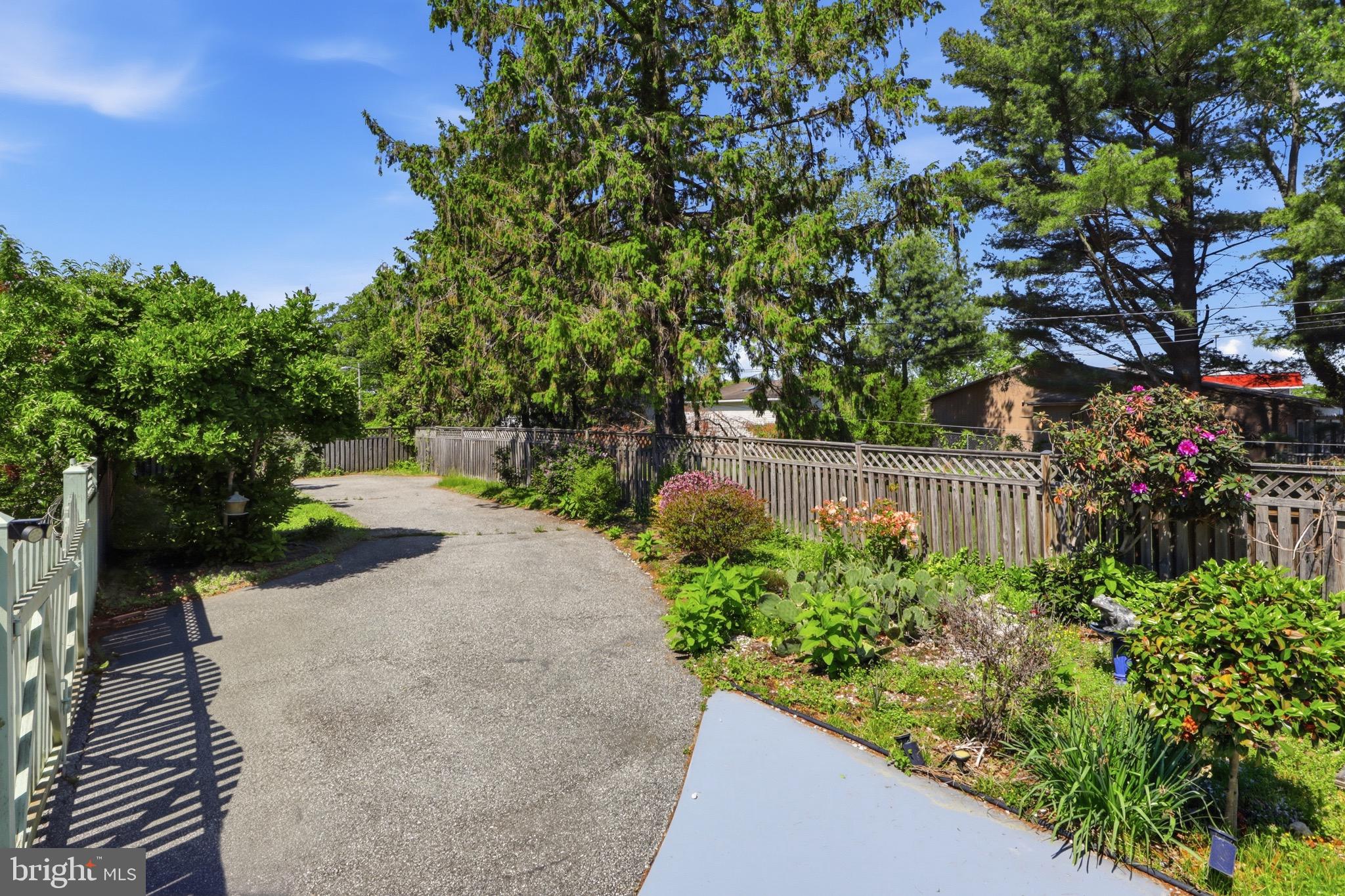 CEDAR BEACH - Residential