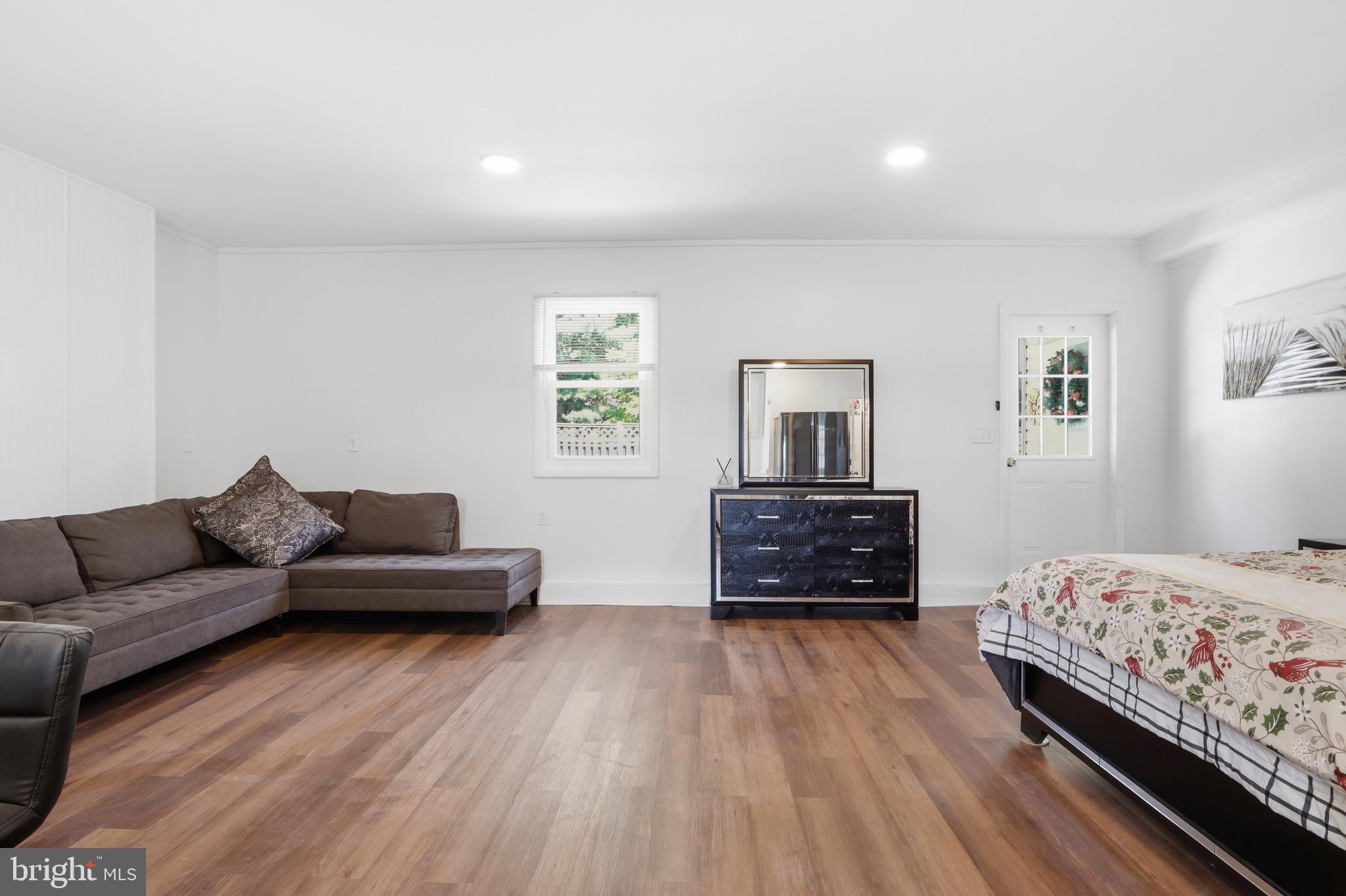 CEDAR BEACH - Residential