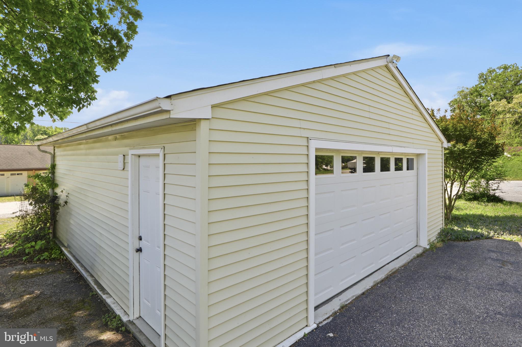 CEDAR BEACH - Residential