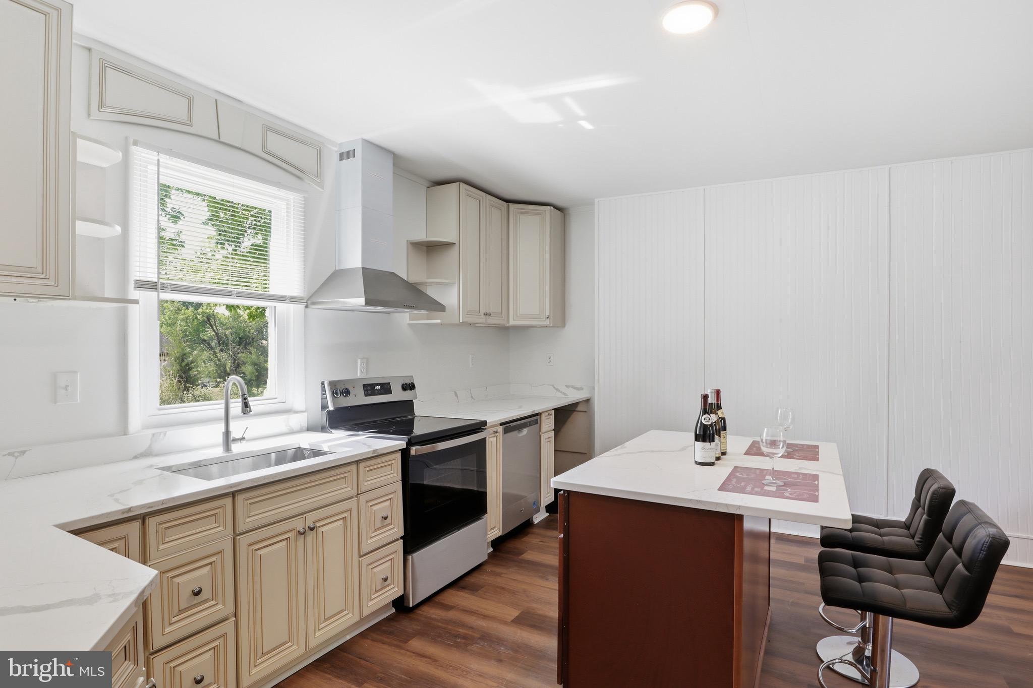 CEDAR BEACH - Residential
