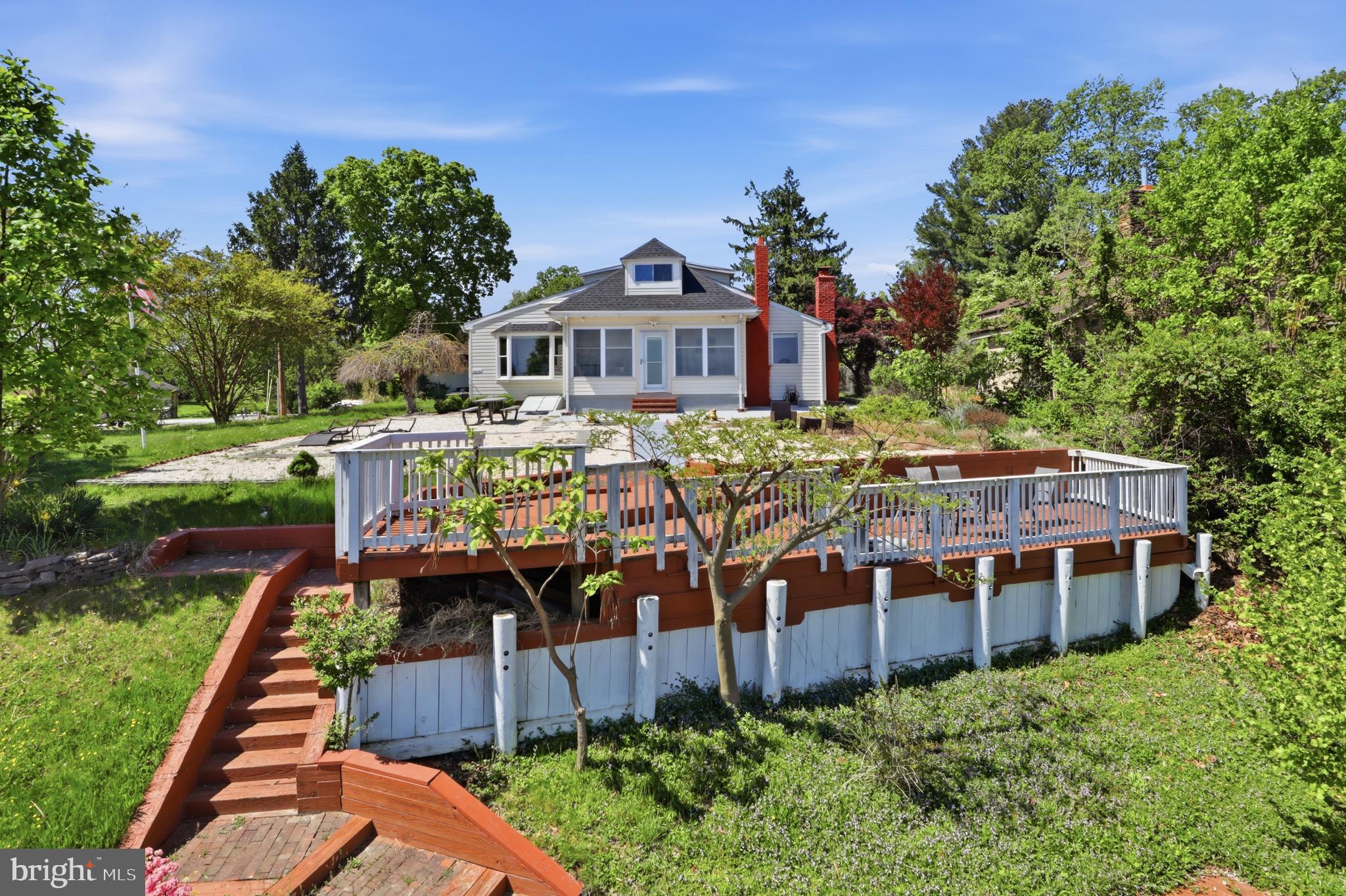 CEDAR BEACH - Residential
