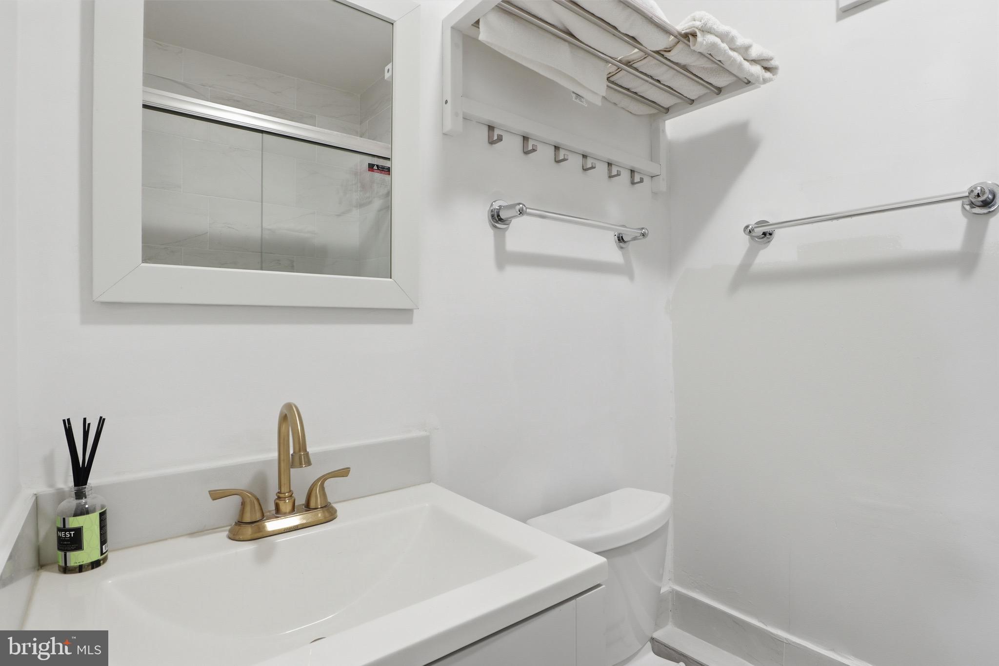 CEDAR BEACH - Residential