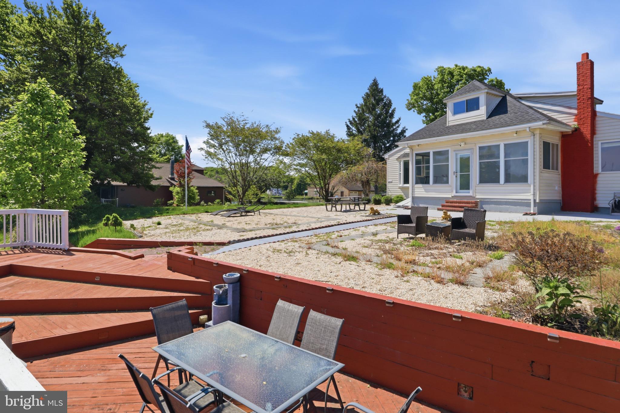 CEDAR BEACH - Residential