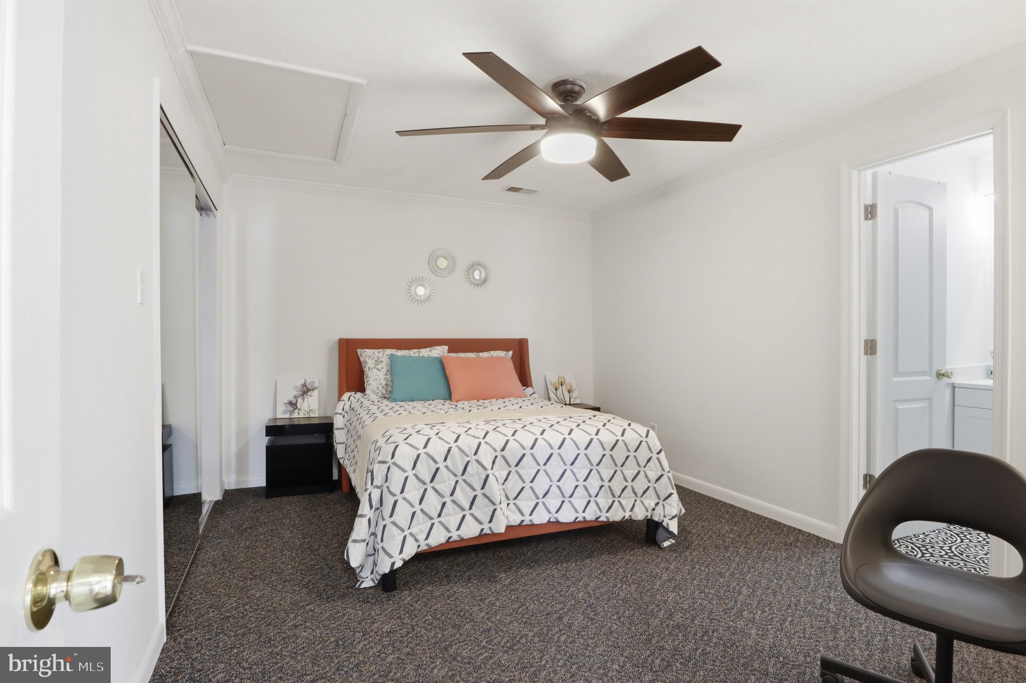 CEDAR BEACH - Residential