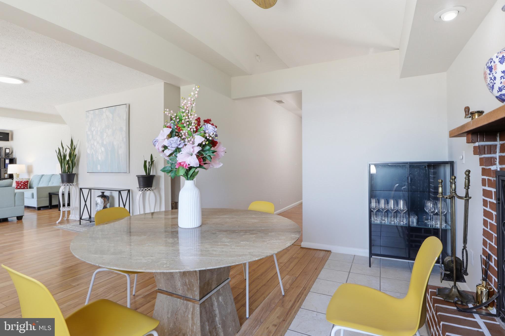 CEDAR BEACH - Residential