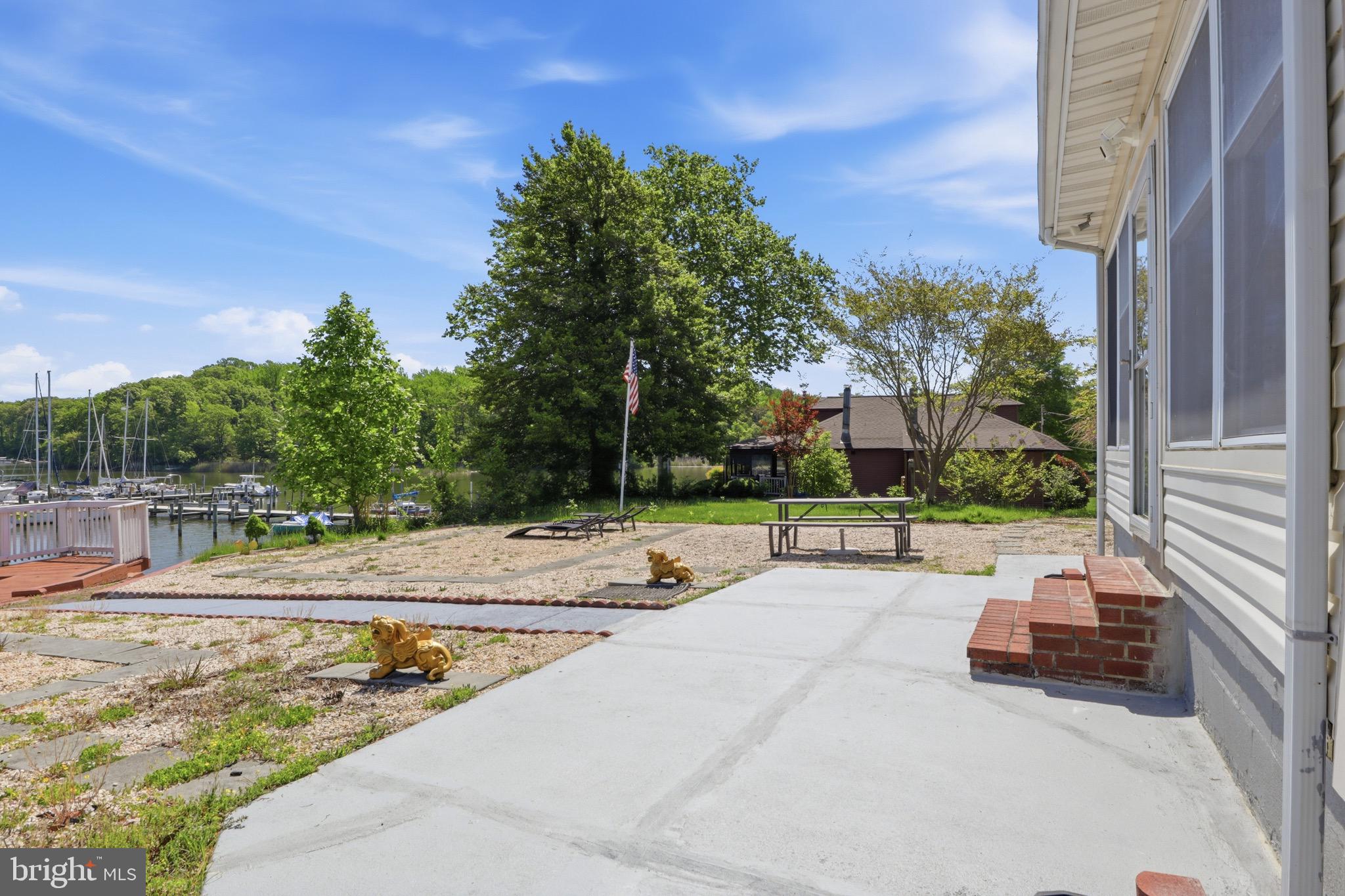 CEDAR BEACH - Residential