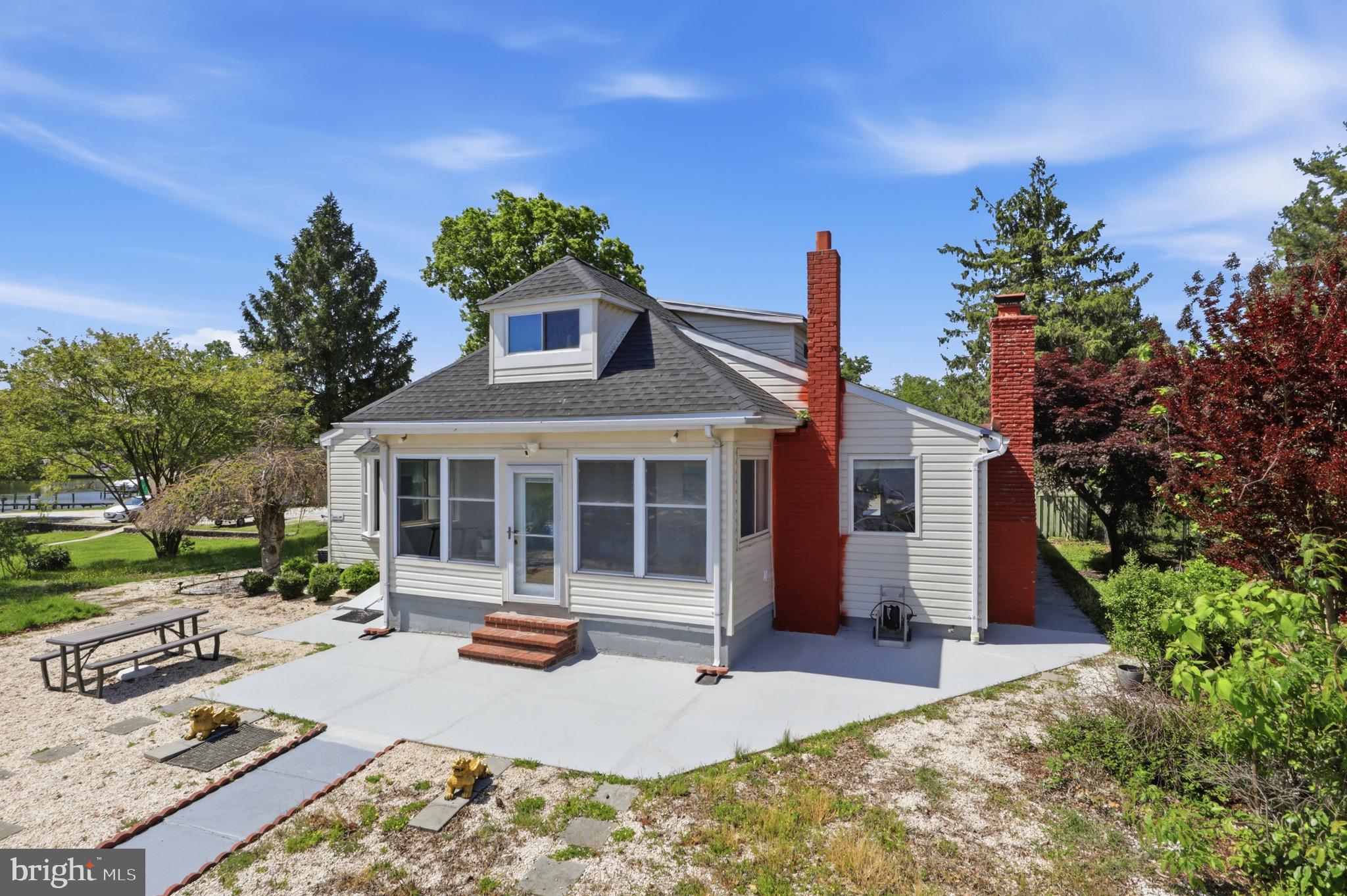 CEDAR BEACH - Residential