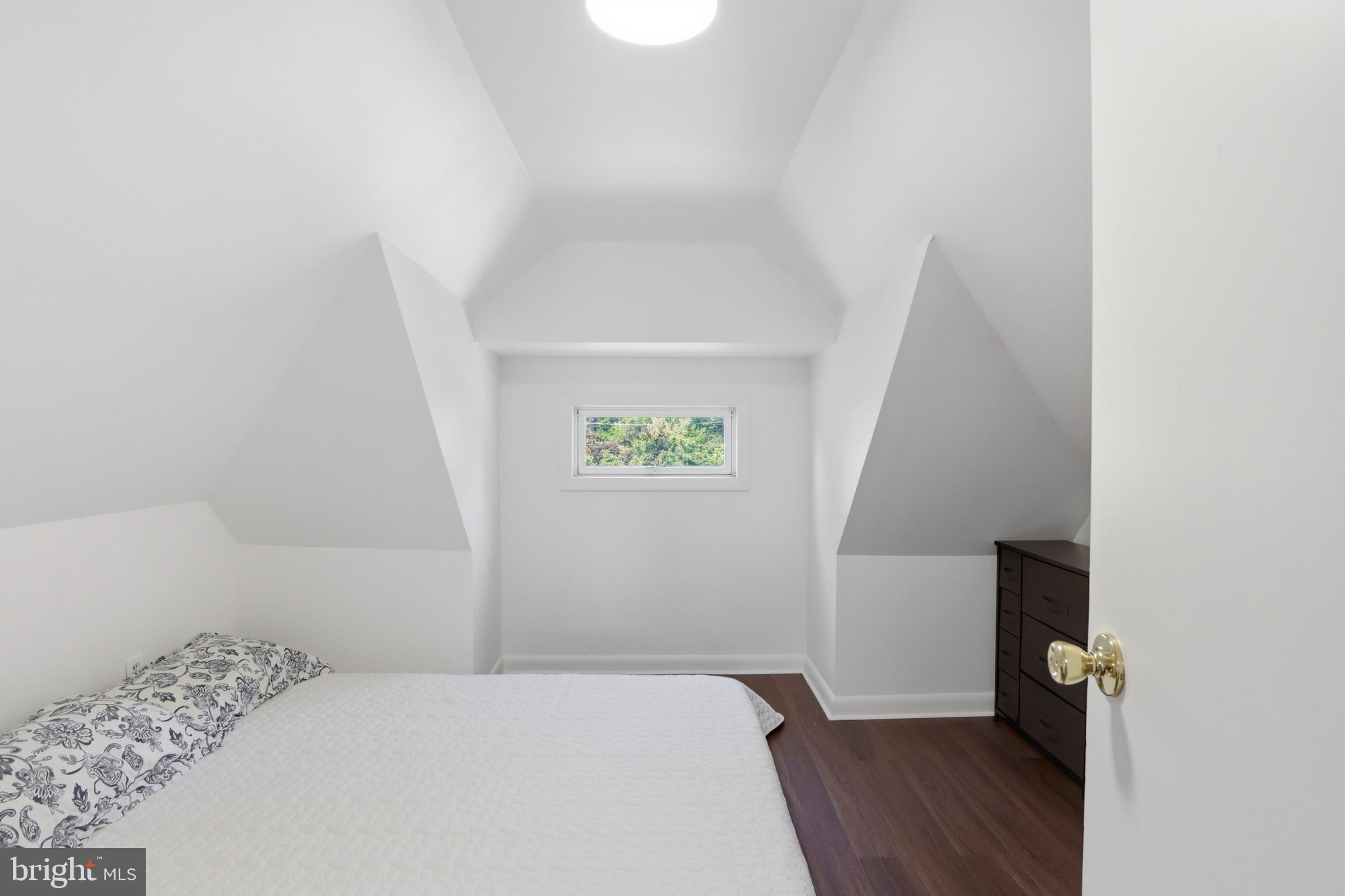 CEDAR BEACH - Residential