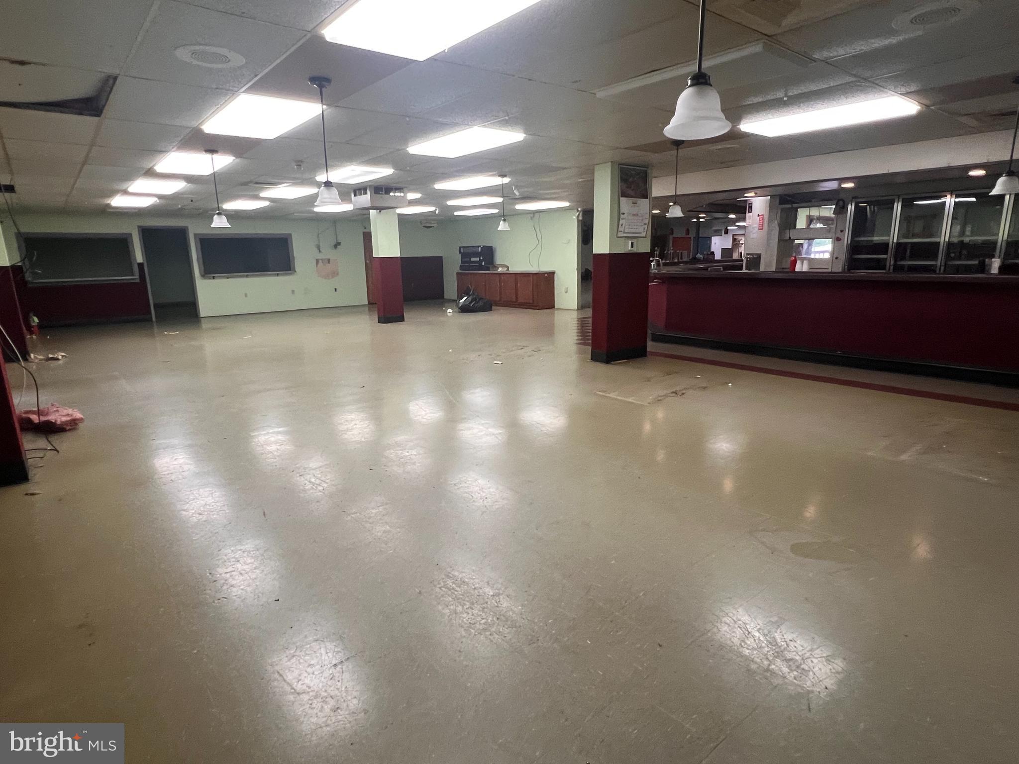 DERRY - Commercial Sale