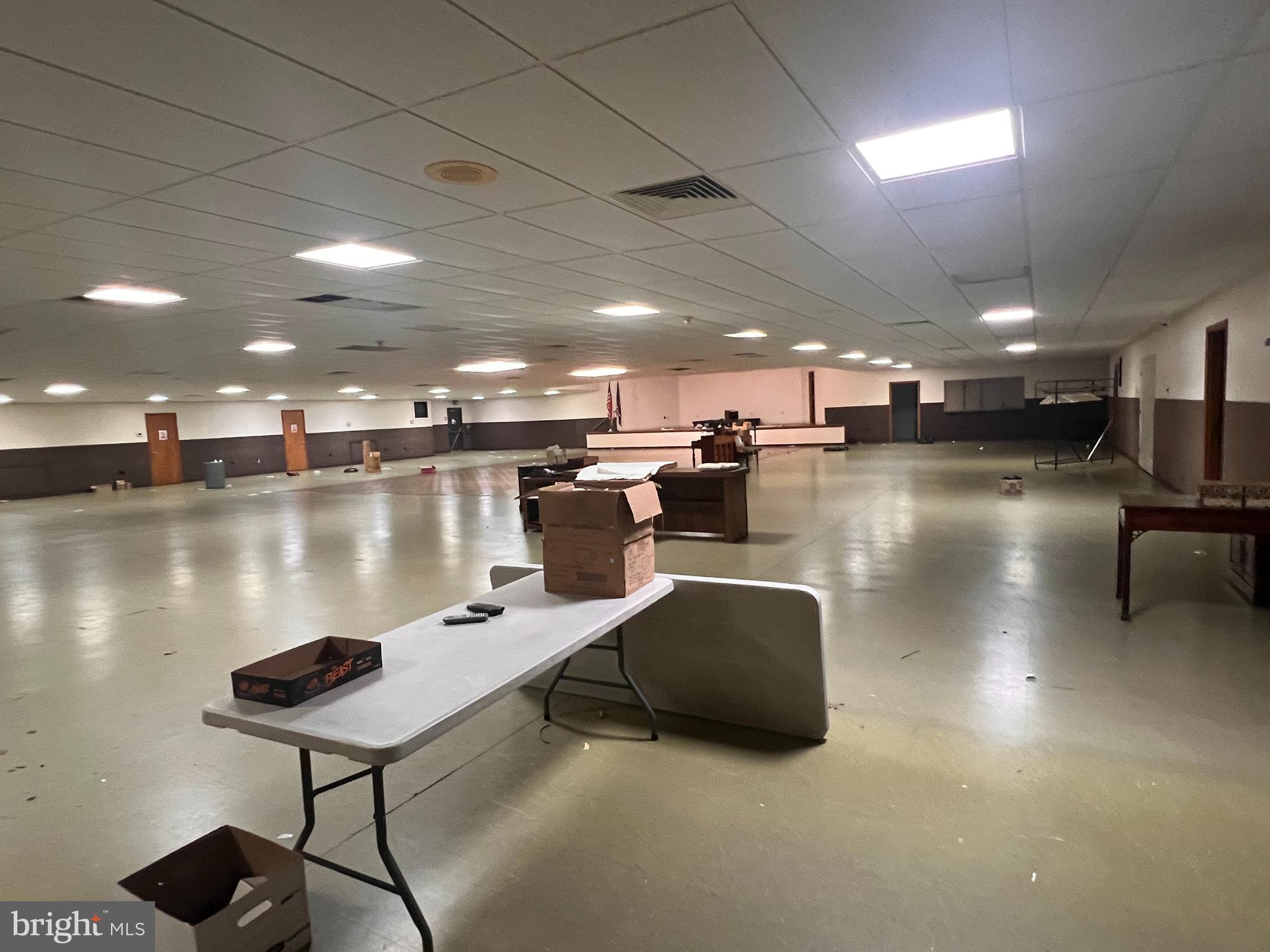 DERRY - Commercial Sale