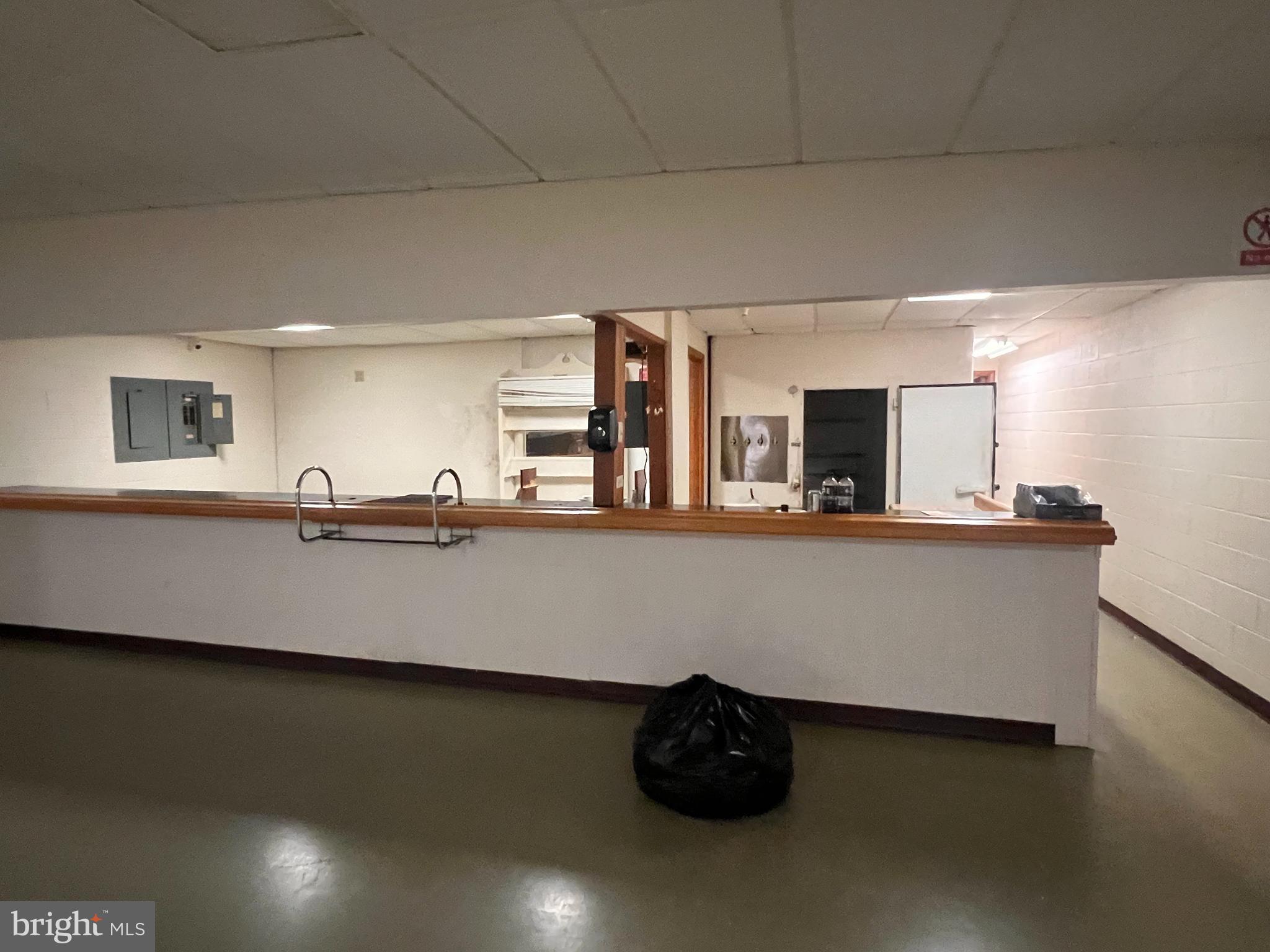 DERRY - Commercial Sale