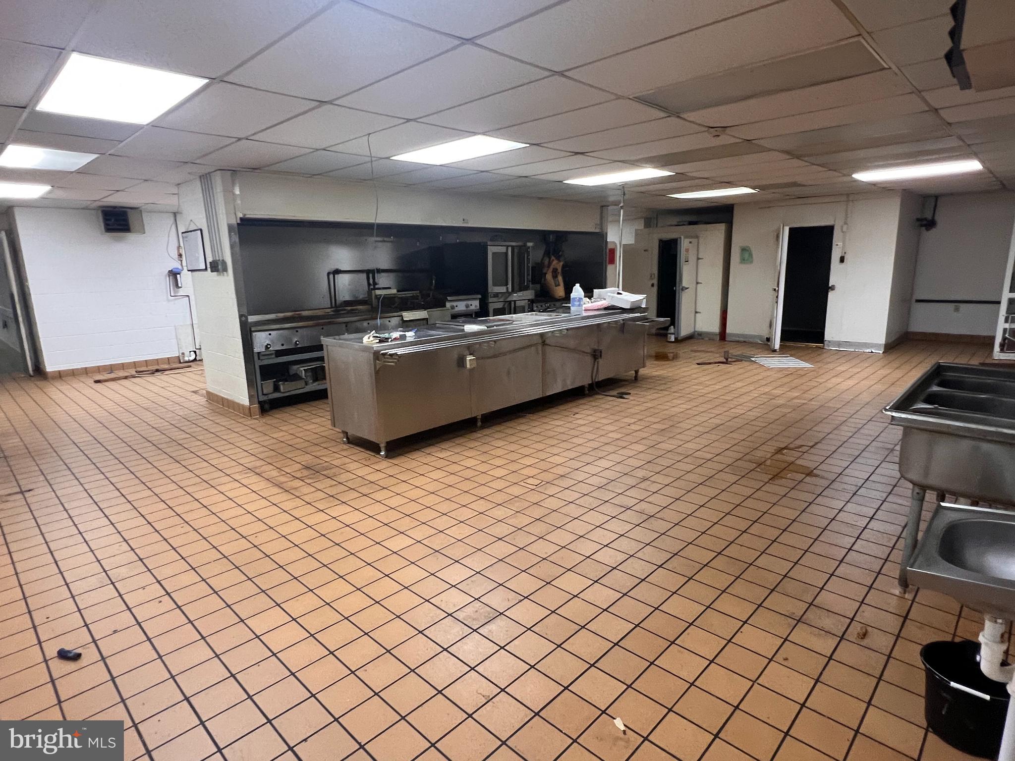 DERRY - Commercial Sale