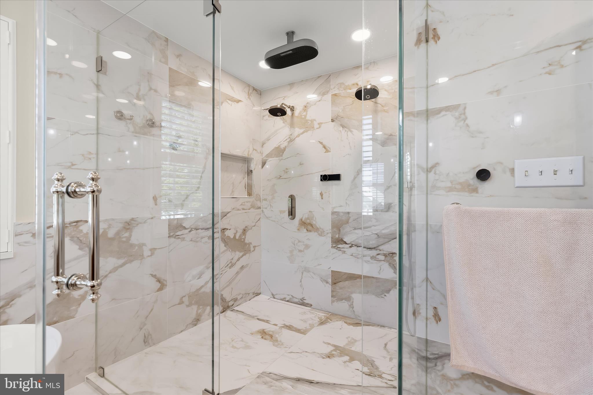 GROVEMONT - Residential