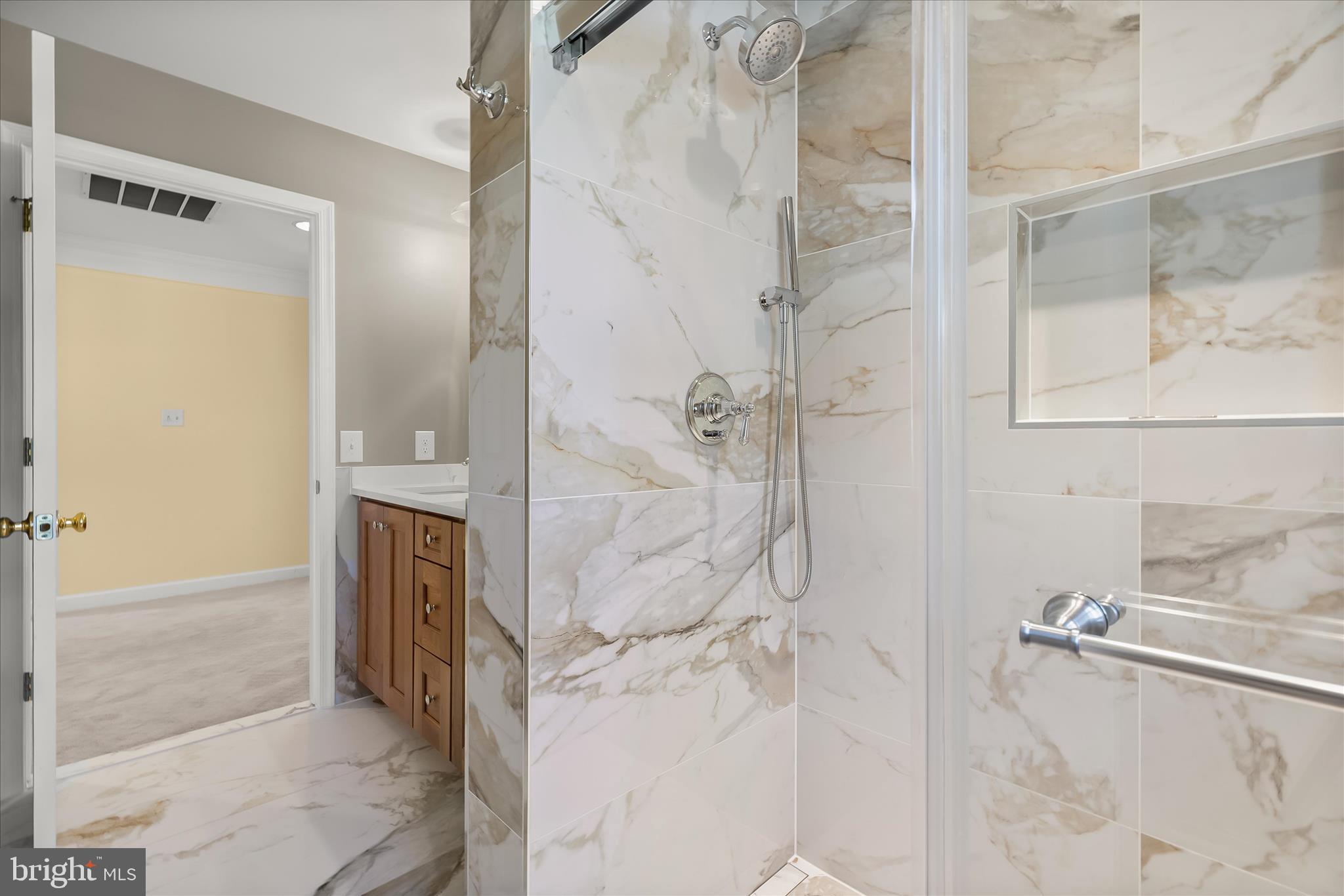 GROVEMONT - Residential