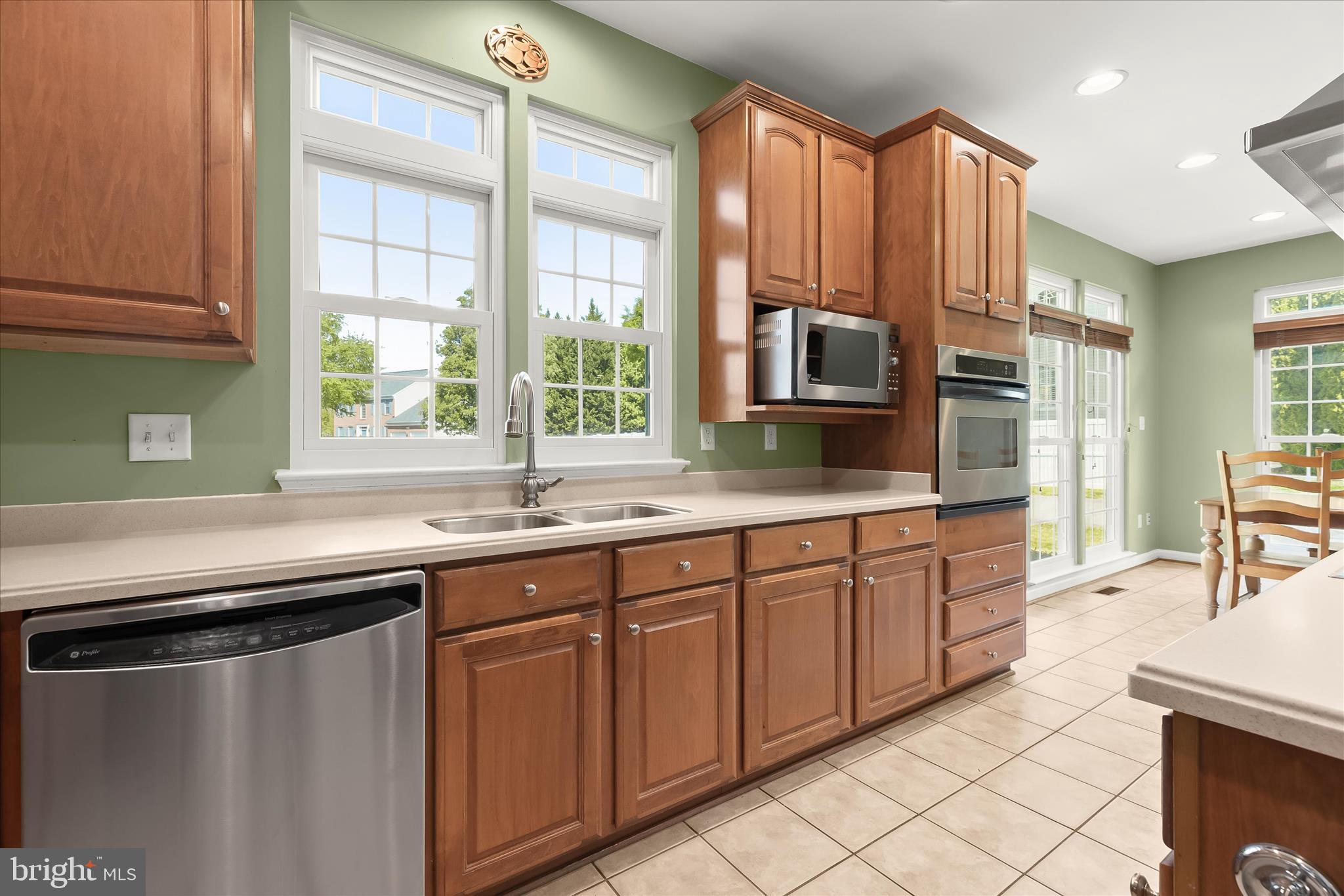 GROVEMONT - Residential