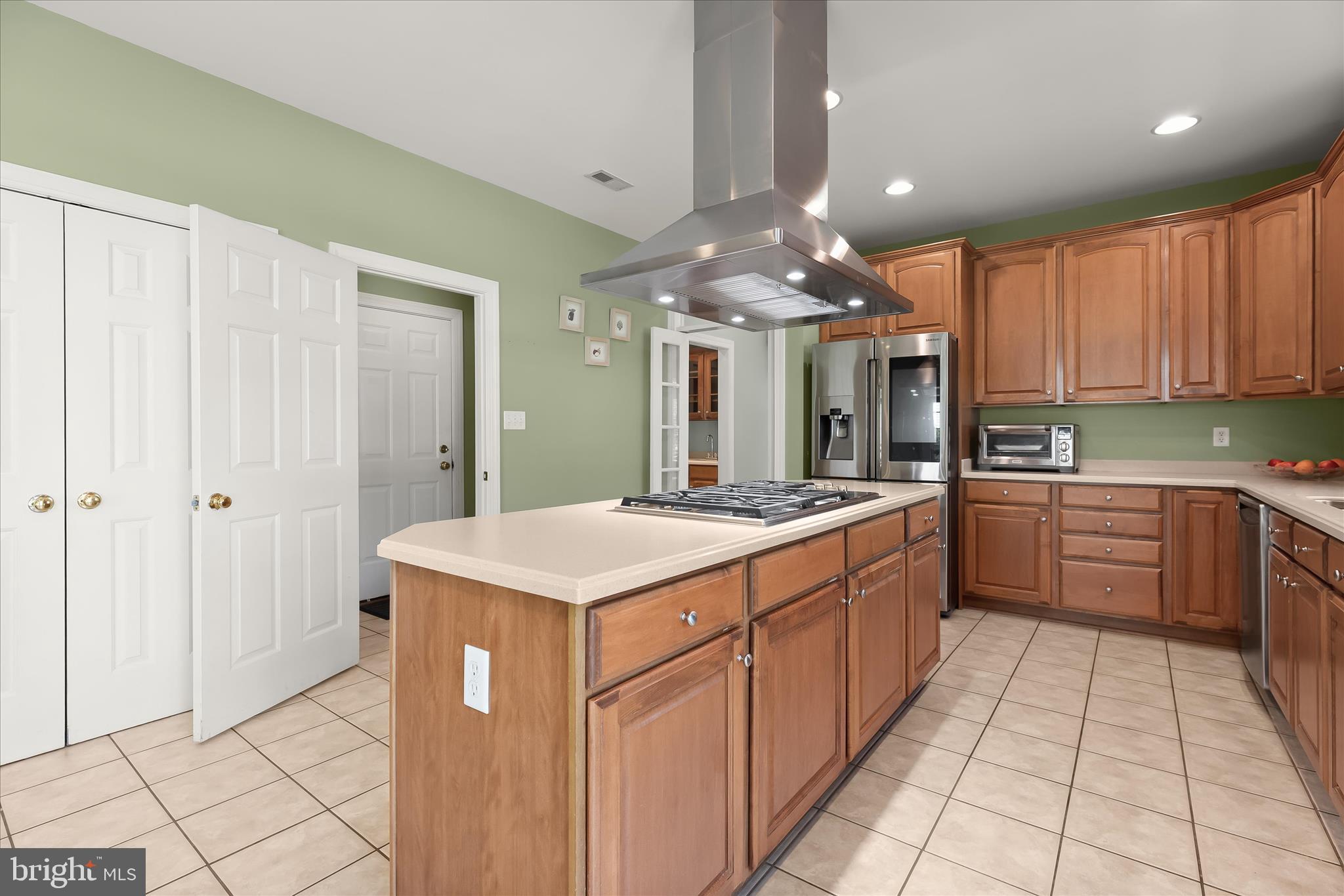 GROVEMONT - Residential