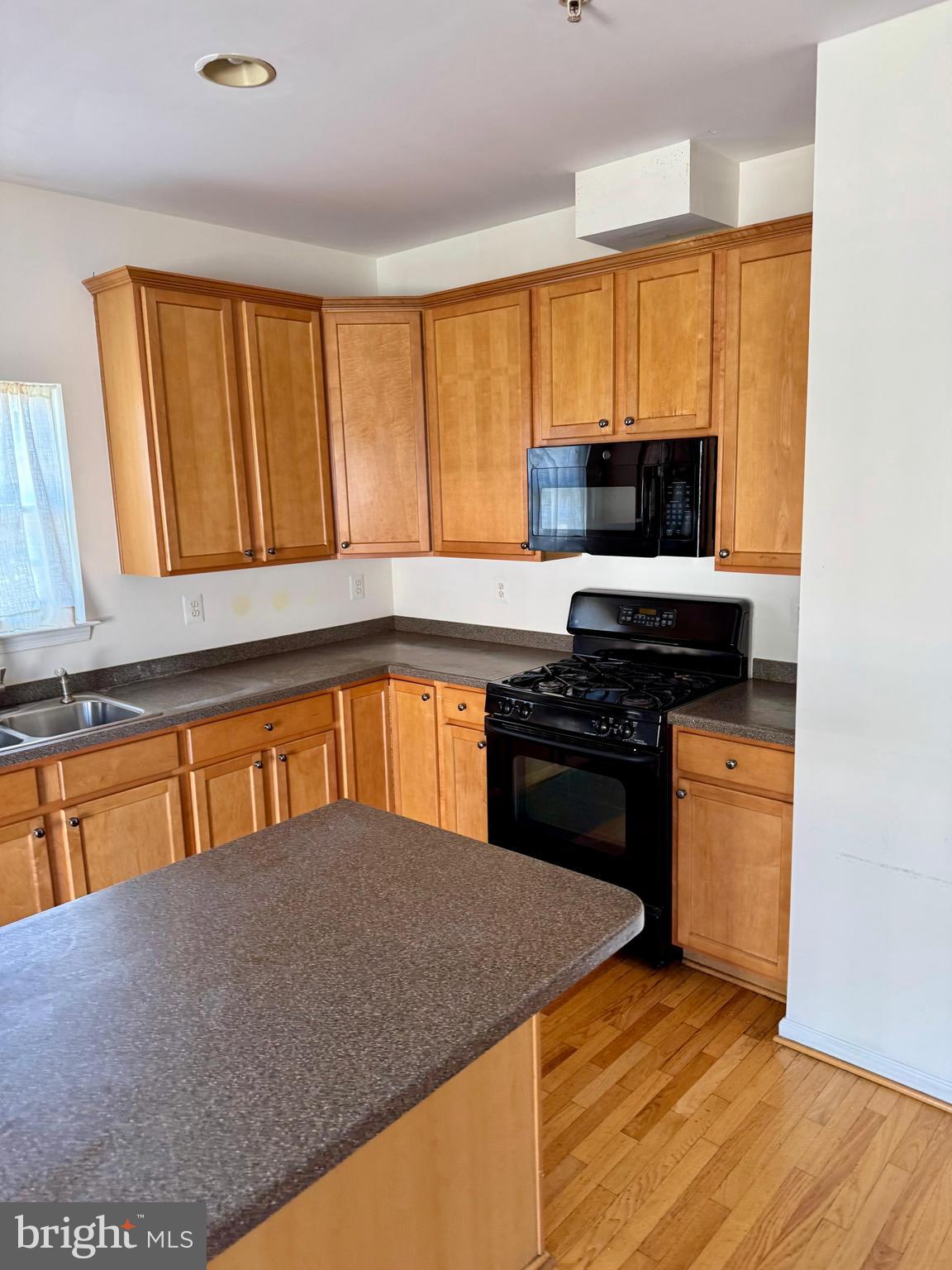 RIVERSIDE SOUTH - Residential Lease