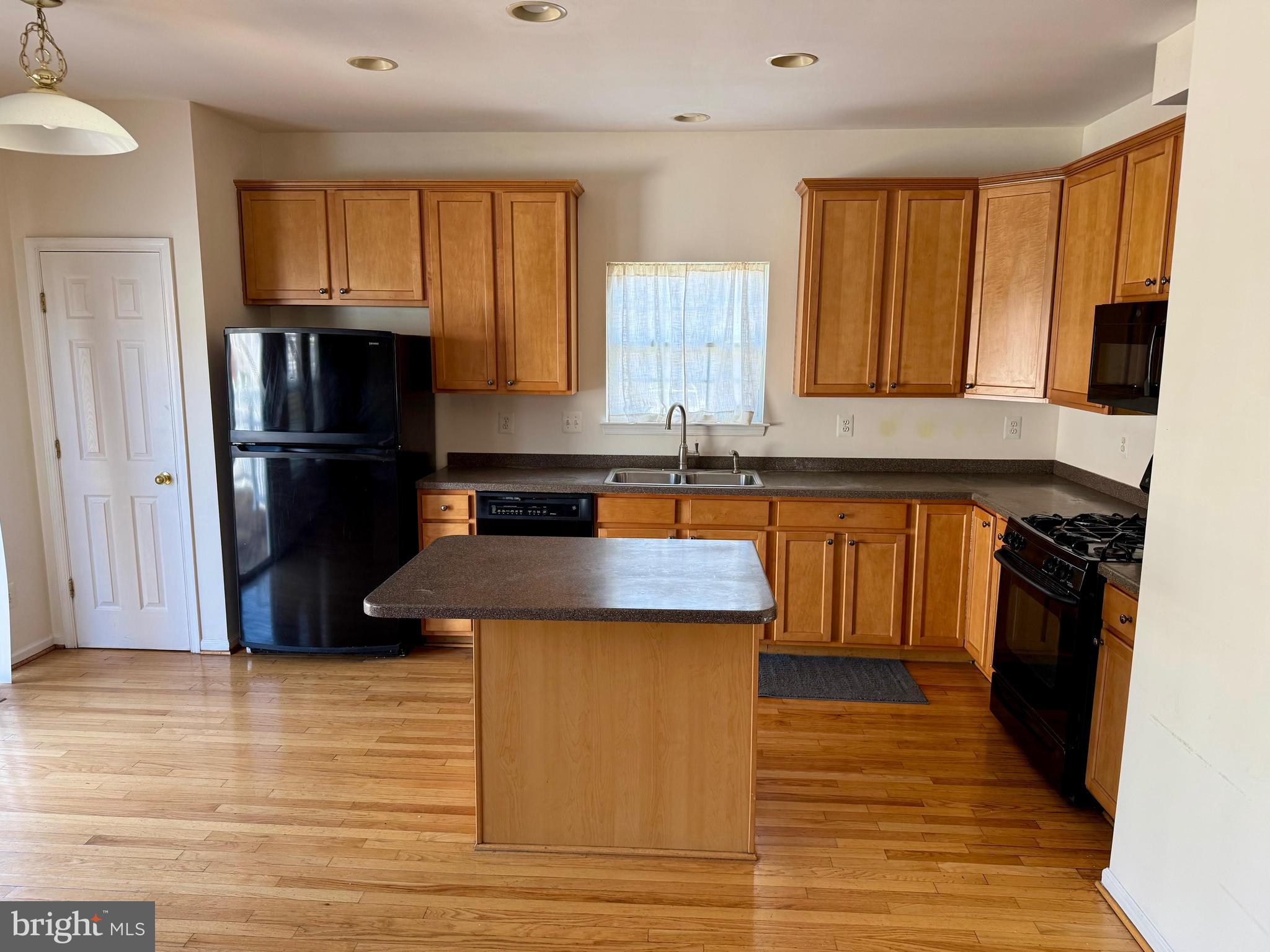 RIVERSIDE SOUTH - Residential Lease