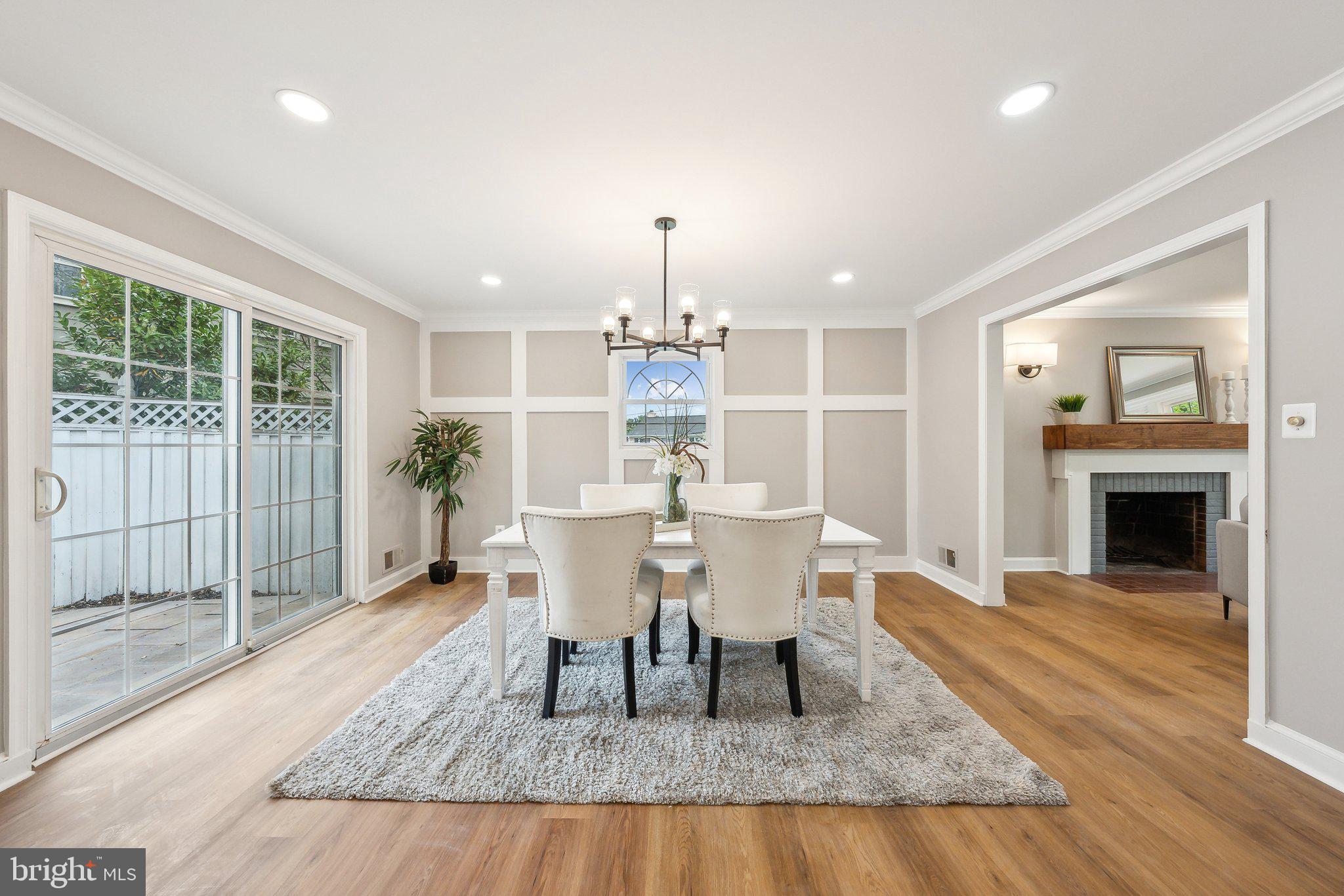 MONTROSE WOODS - Residential