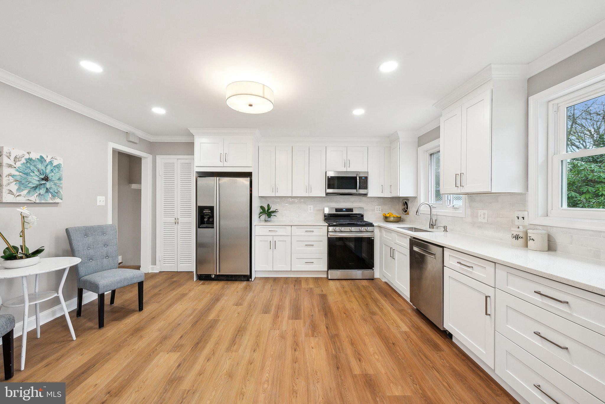 MONTROSE WOODS - Residential