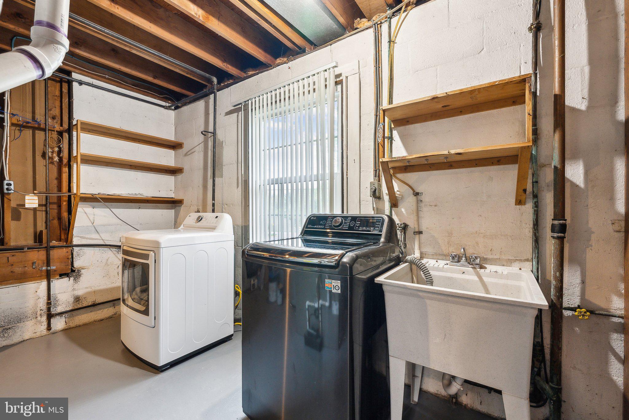 MONTROSE WOODS - Residential