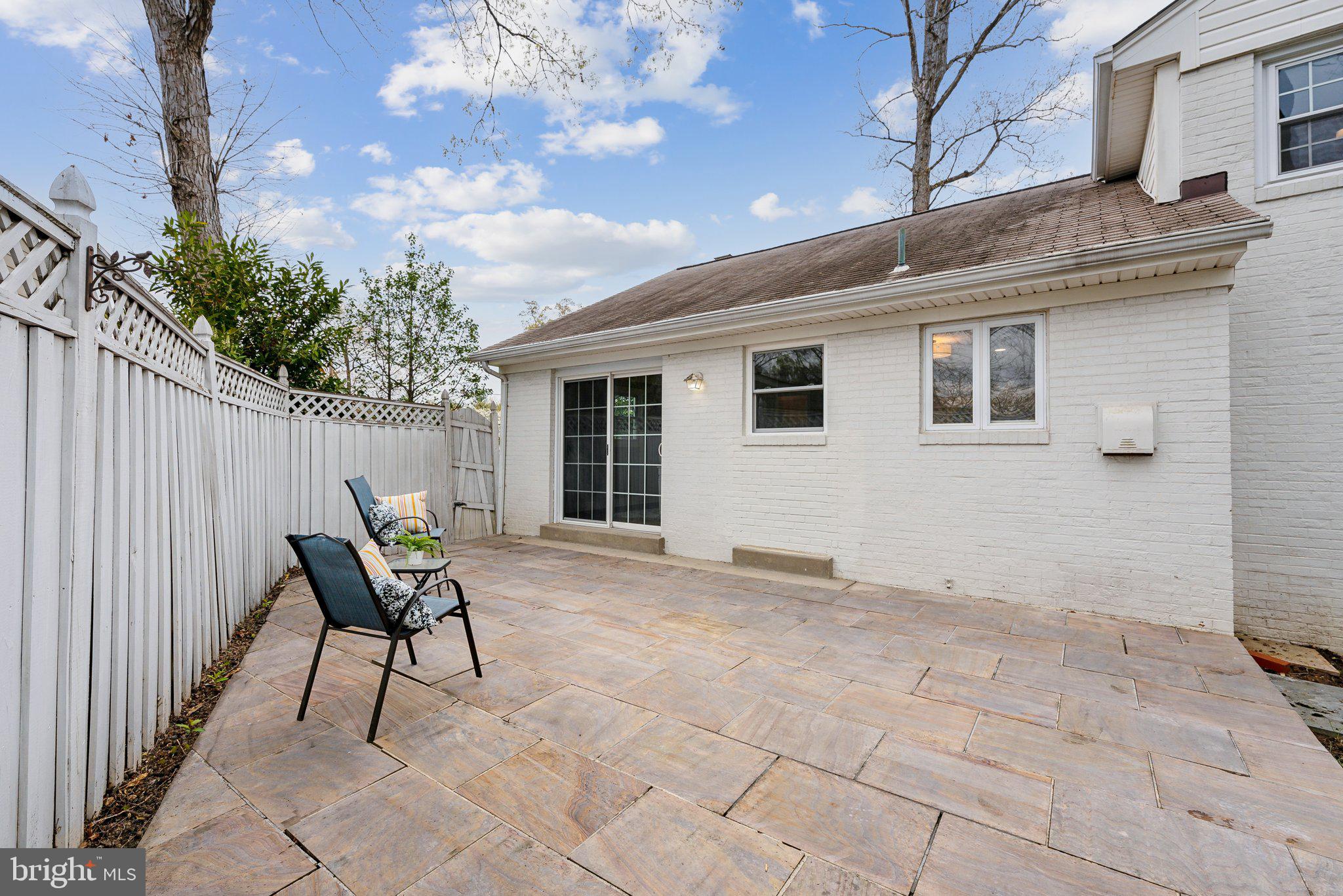 MONTROSE WOODS - Residential