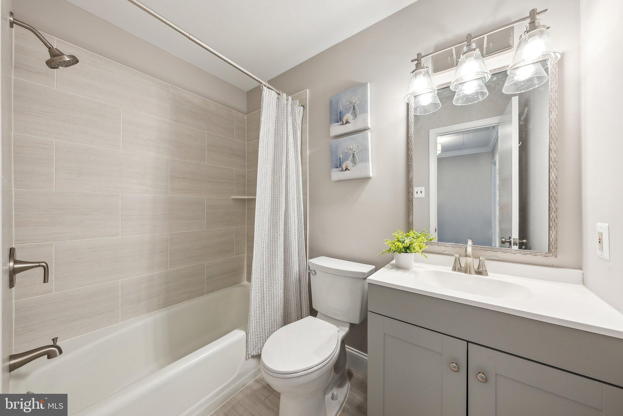 MONTROSE WOODS - Residential