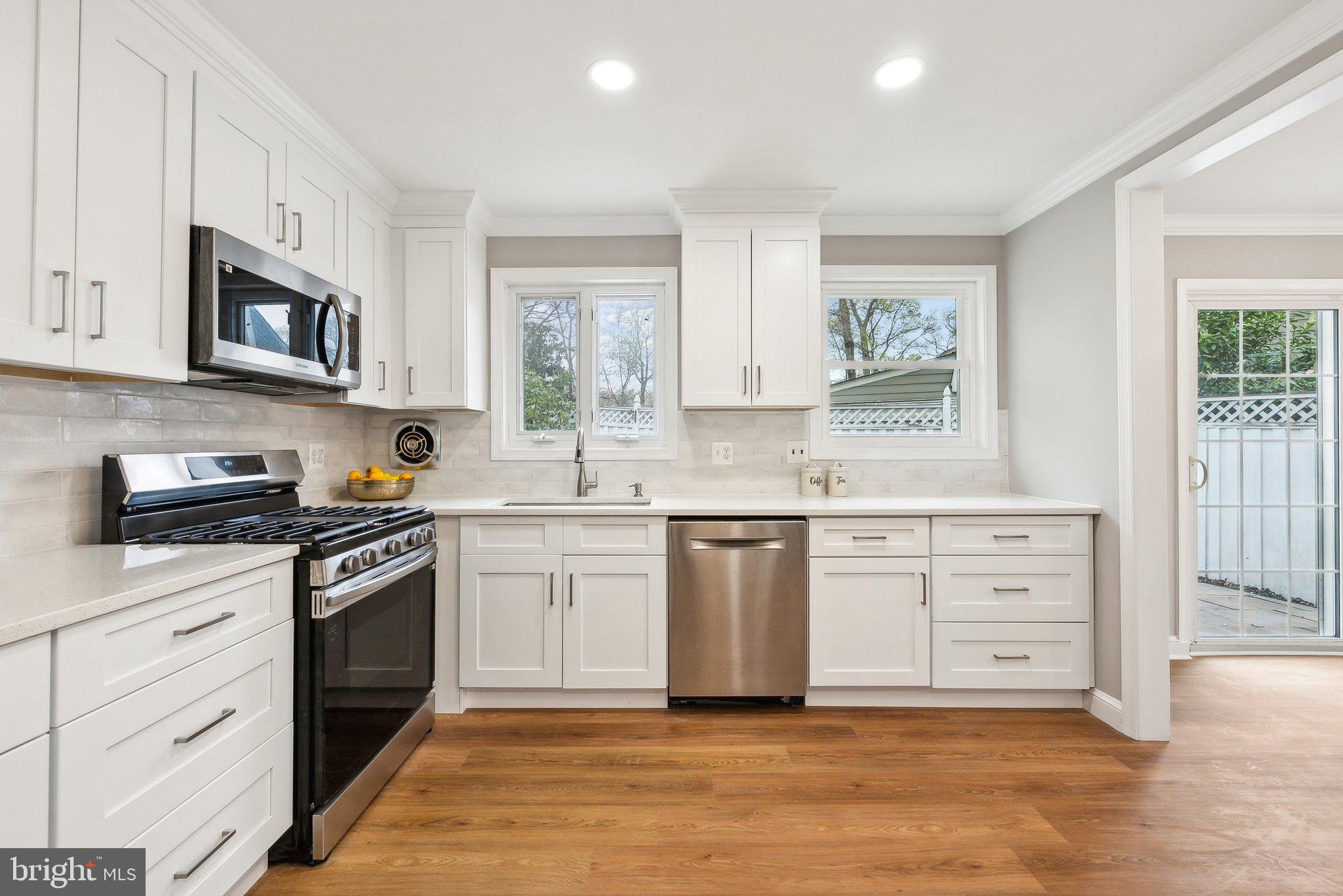 MONTROSE WOODS - Residential