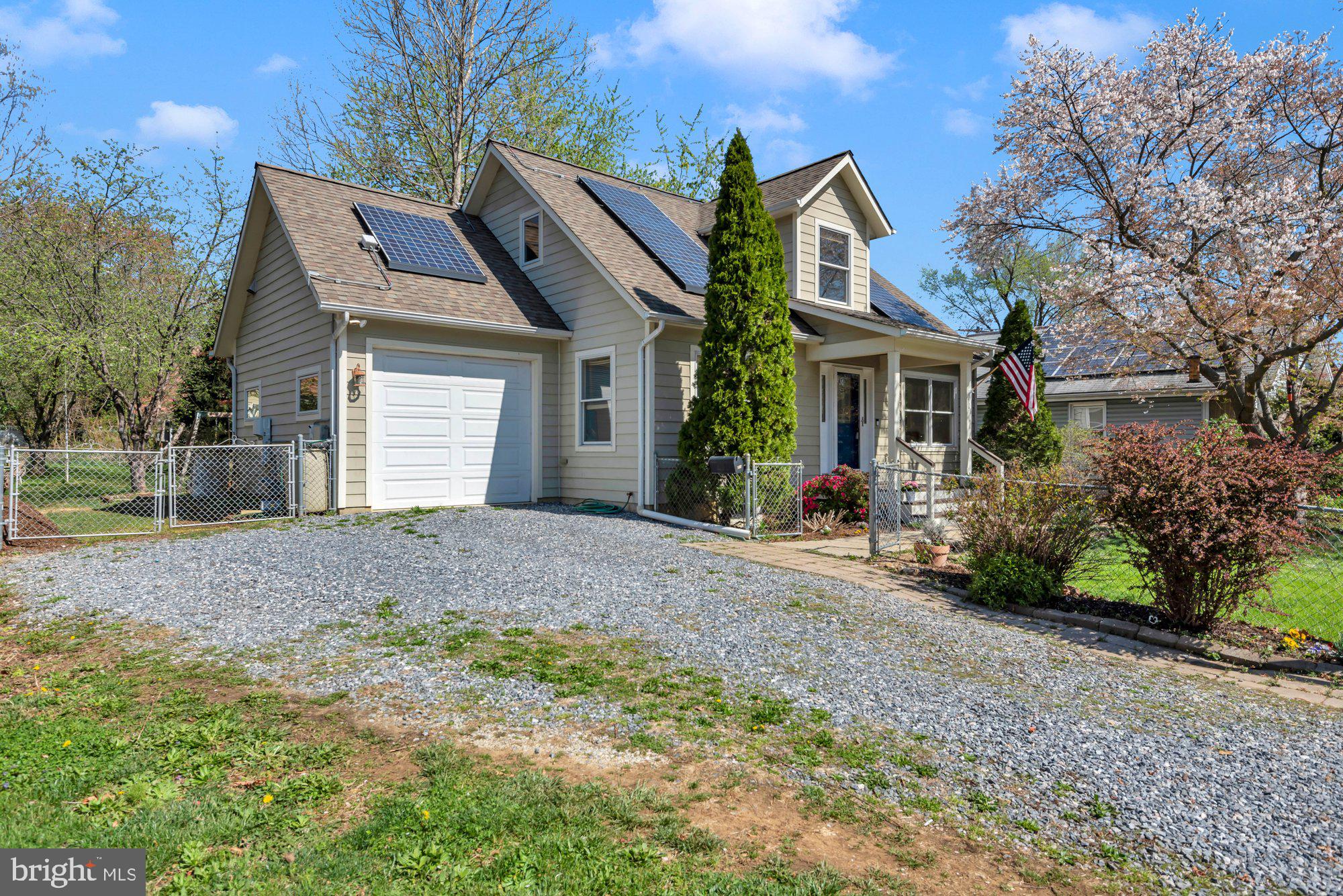 704 SEVERN AVENUE