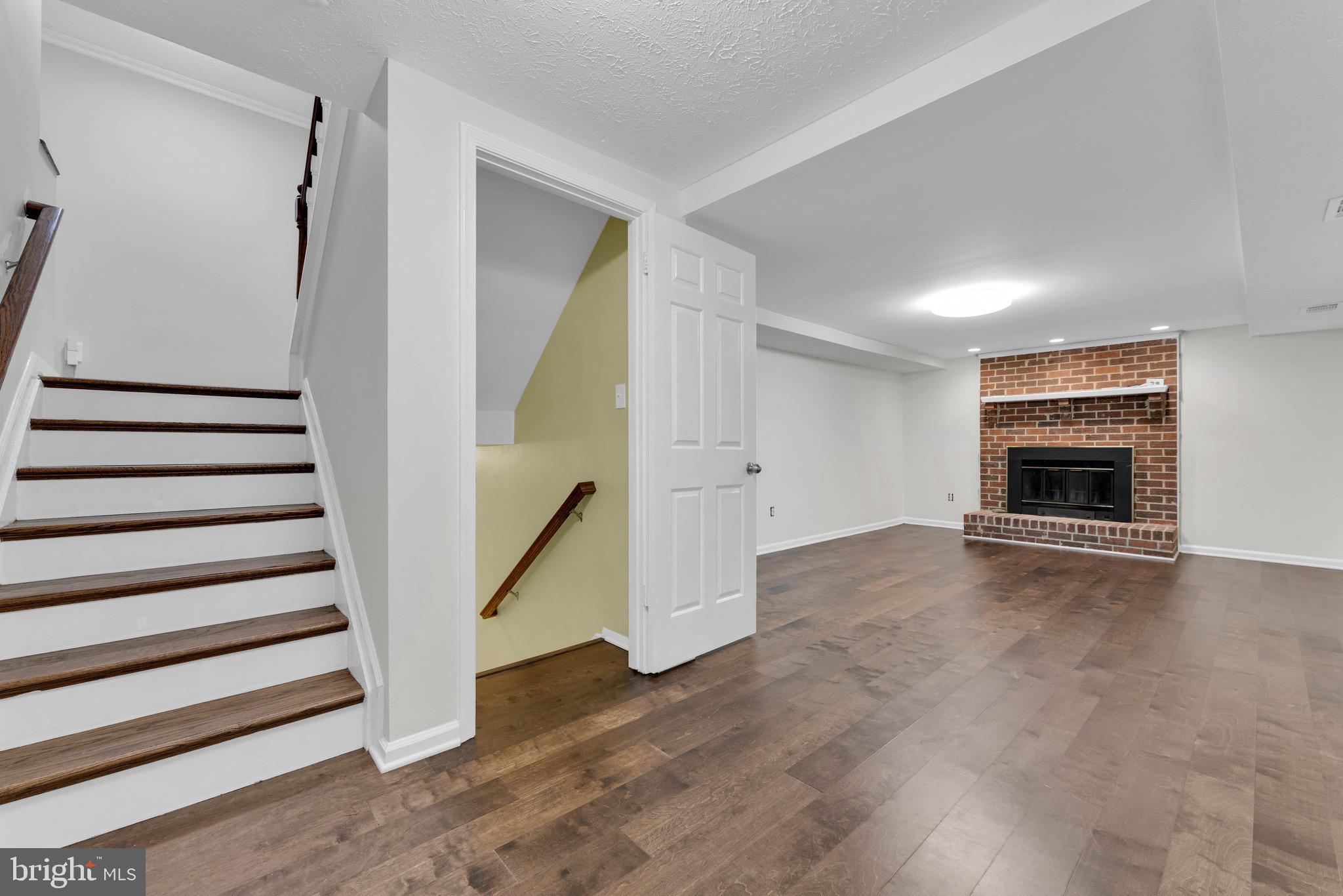 PROSPECT KNOLLS - Residential