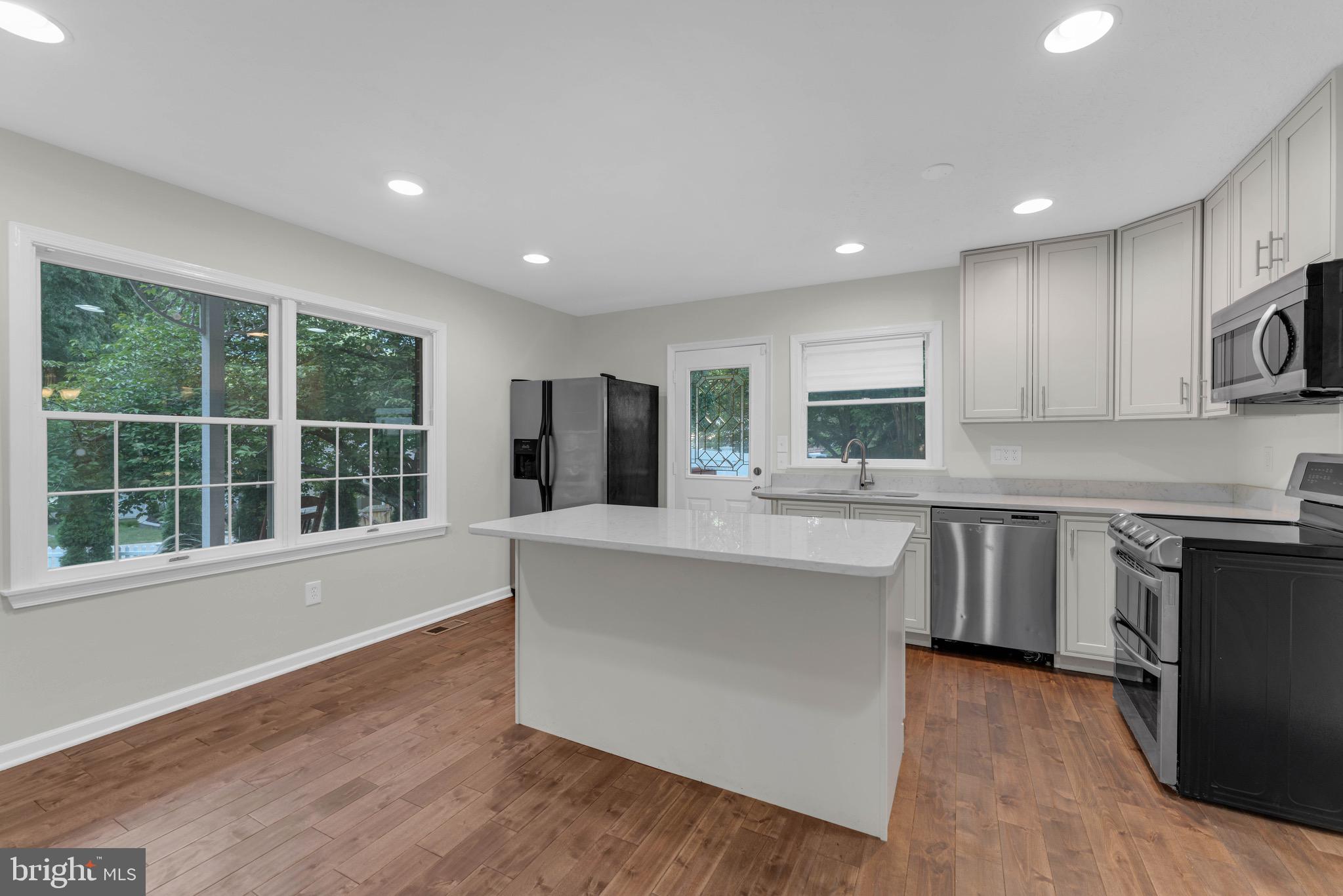 PROSPECT KNOLLS - Residential