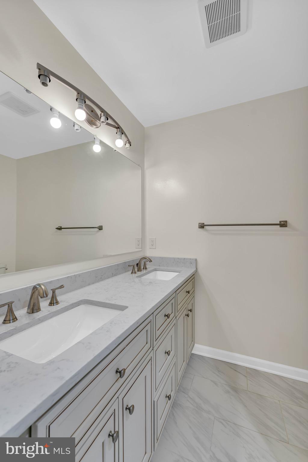 PROSPECT KNOLLS - Residential