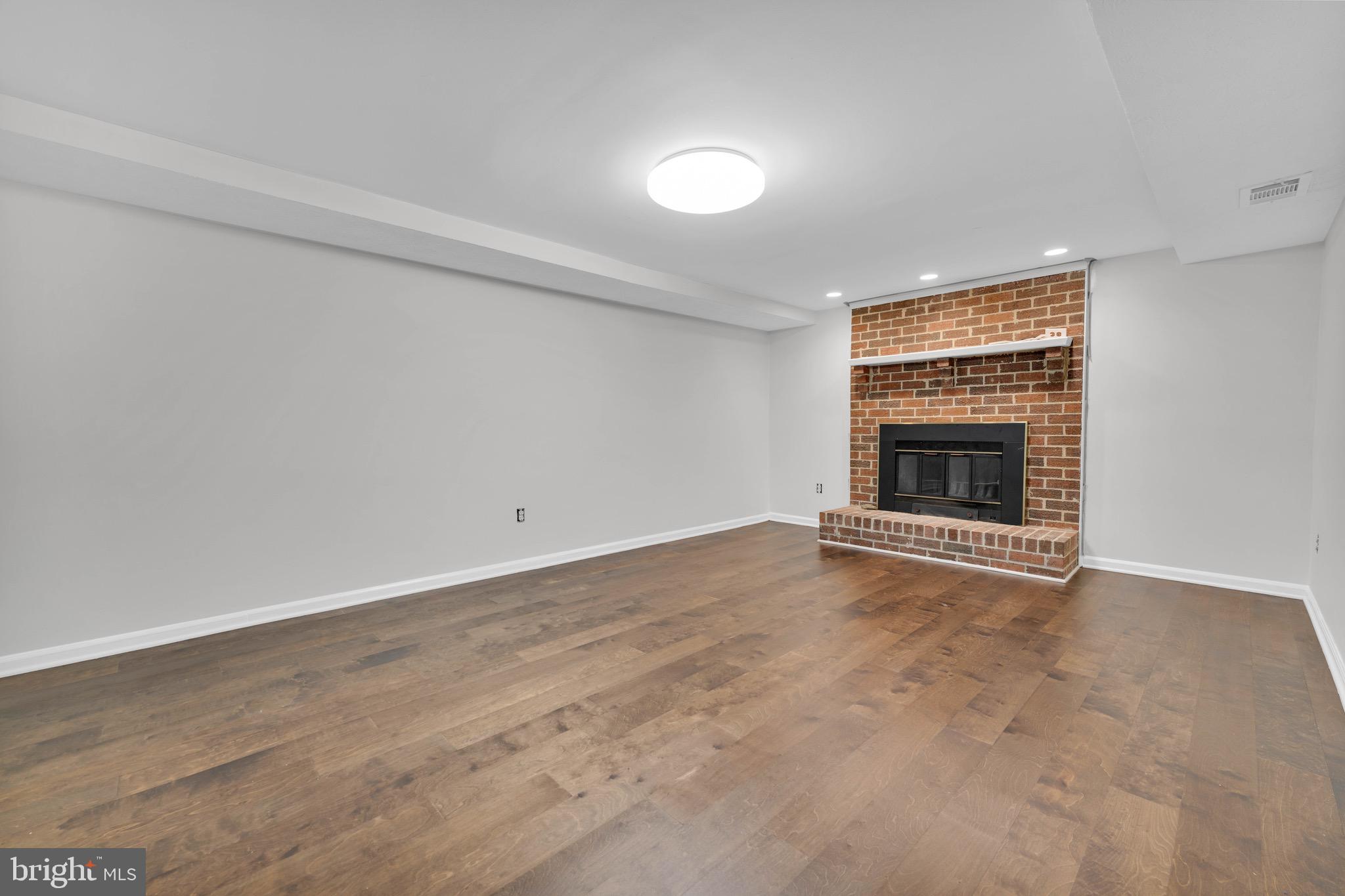 PROSPECT KNOLLS - Residential