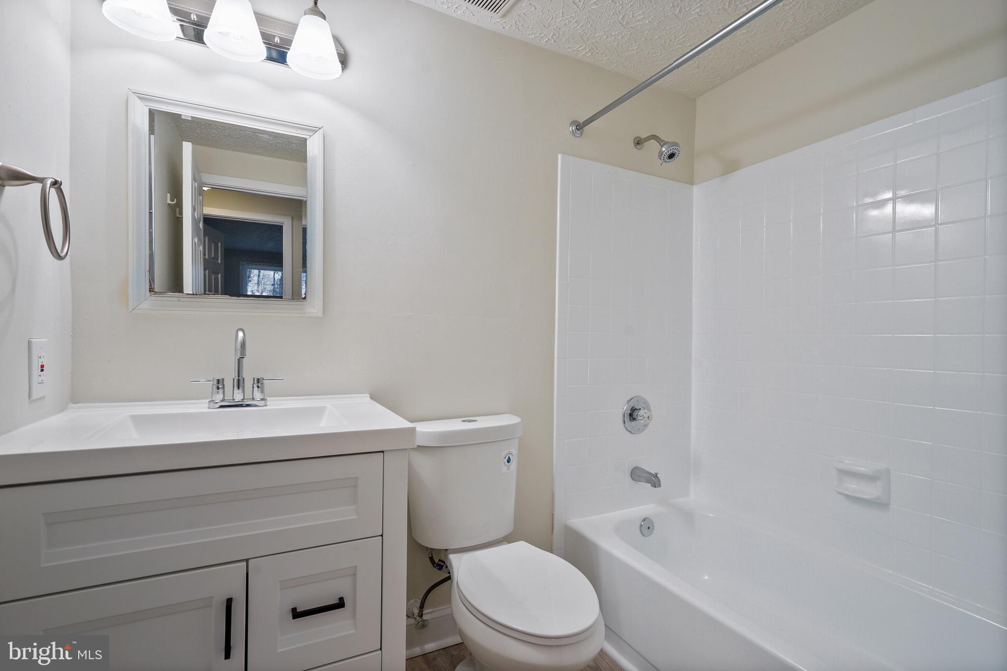 SUMMER HILL ESTATES - Residential Lease