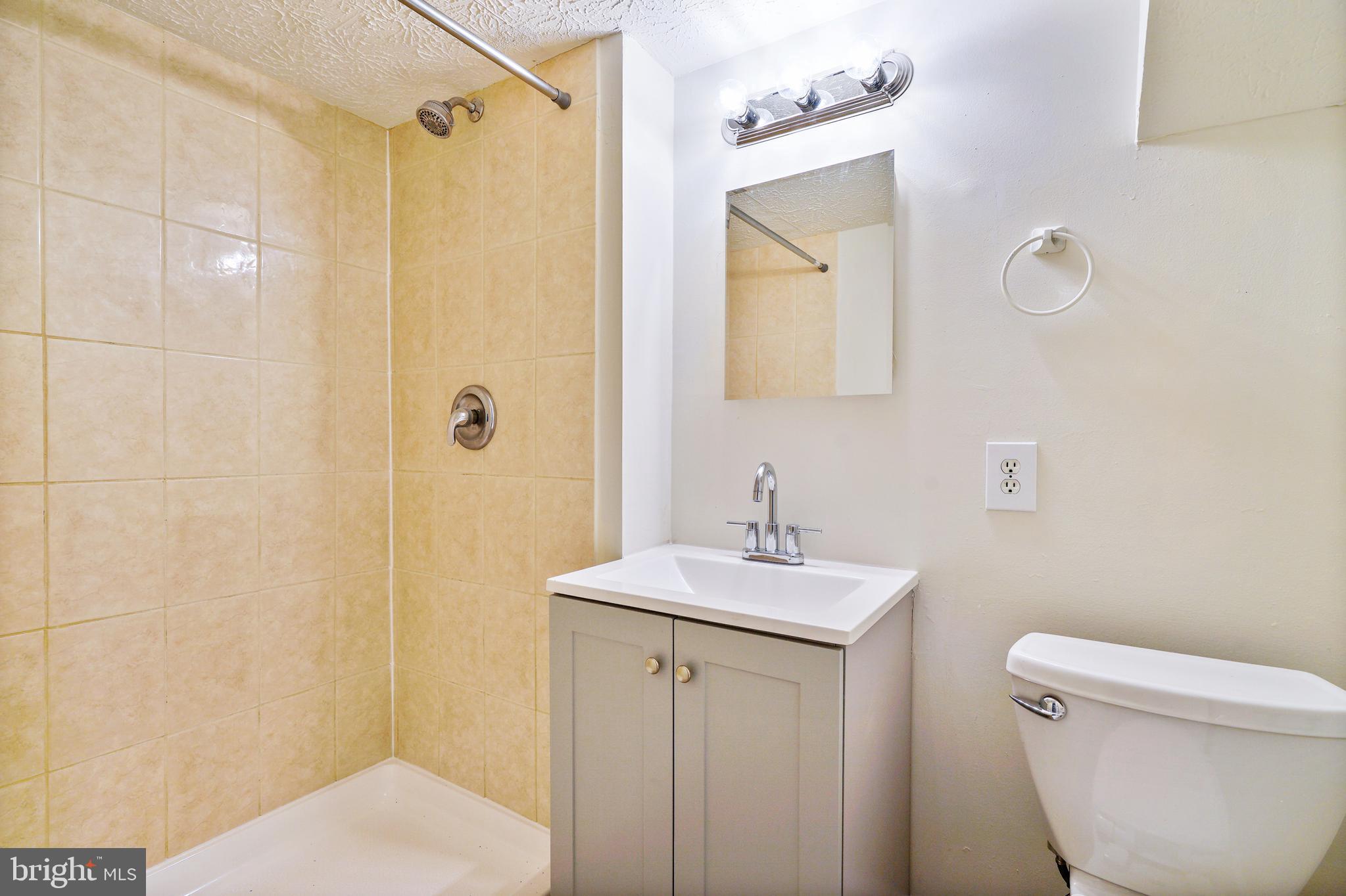 SUMMER HILL ESTATES - Residential Lease