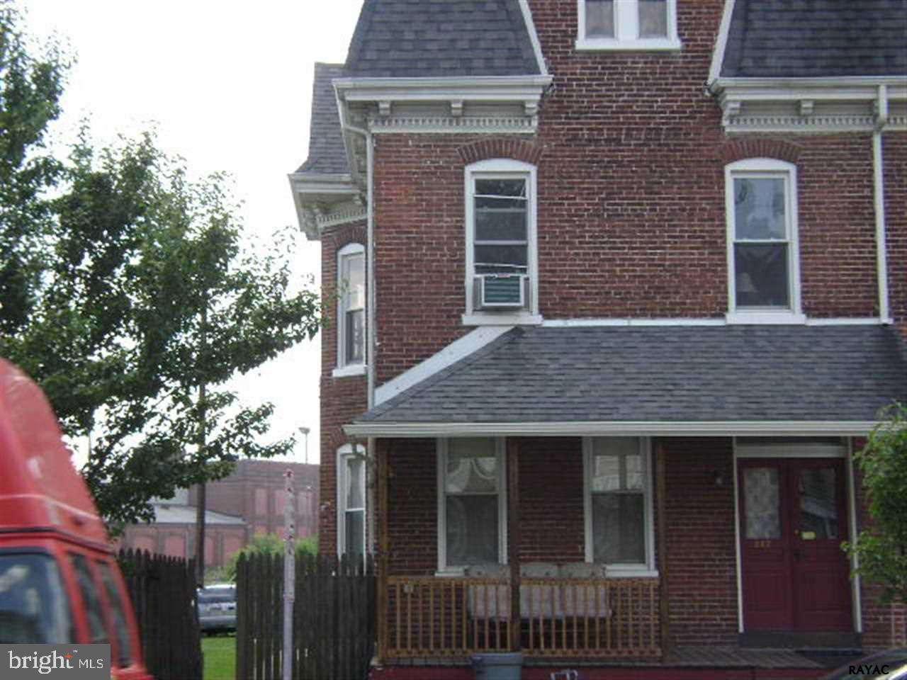 242 Roosevelt Ave. 2nd floor- 2 private bedrooms- bath w/ tub/shower-eat-in kitchen w/ stove & refrigerator- living room- all replacement windows- nice shared yard-From W. Philadelphia St. Turn R on Roosevelt, property on left. NO SMOKING/NO PETS $695 /mo plus electric ( everything else included)-VACANT