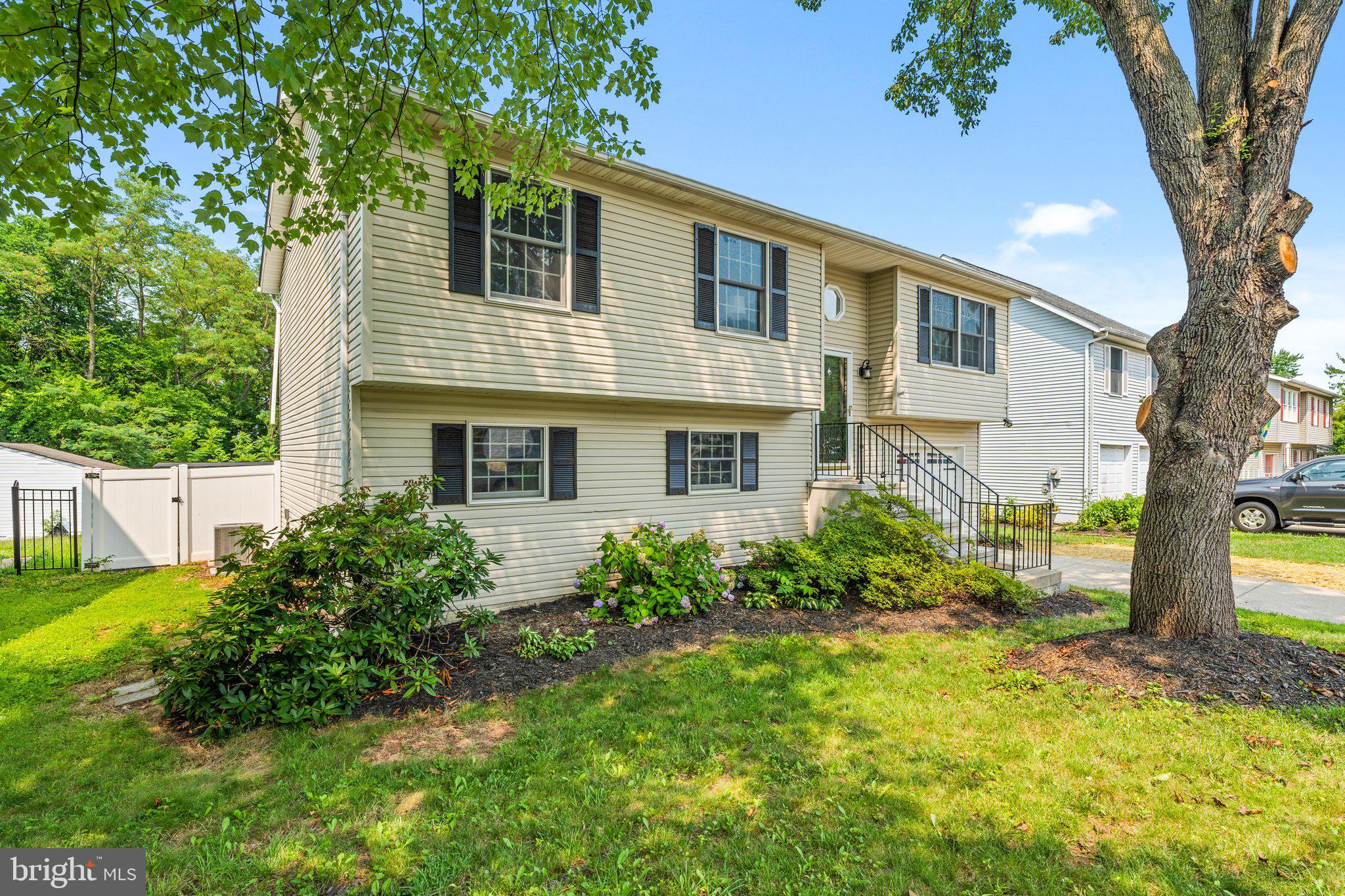 1015 CHERYLS COURT