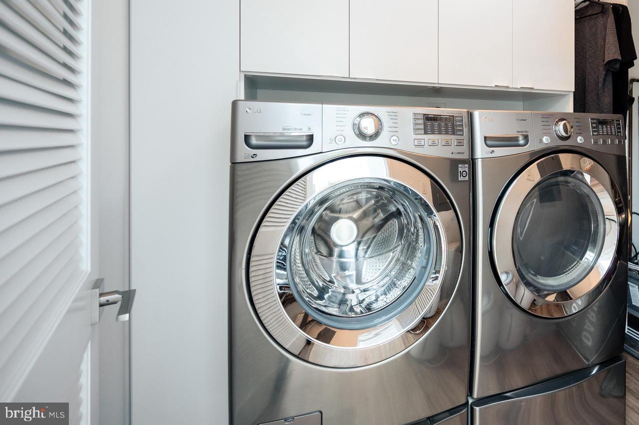 HOLLIN HILLS - Residential