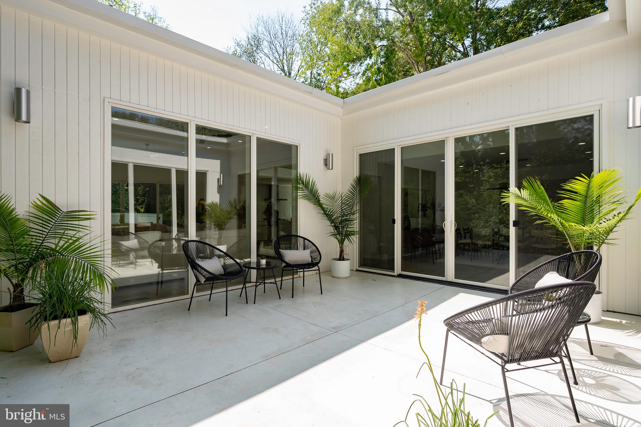 HOLLIN HILLS - Residential