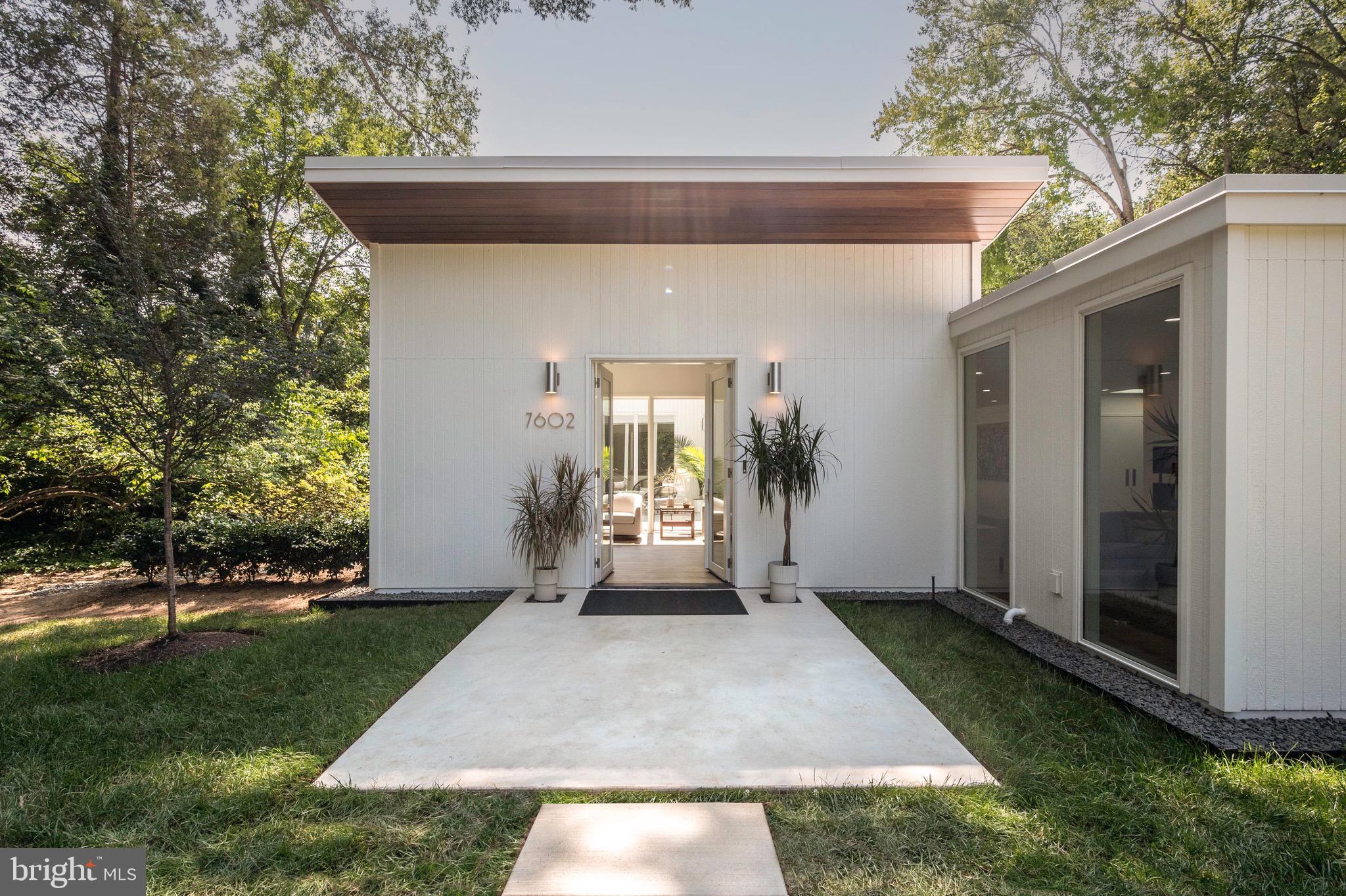 HOLLIN HILLS - Residential