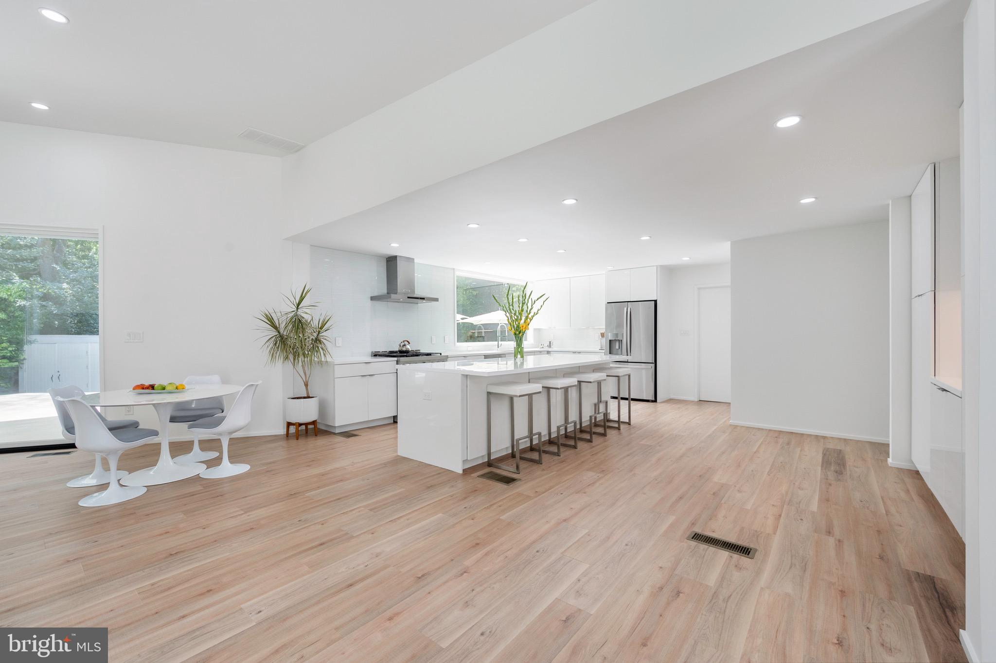 HOLLIN HILLS - Residential