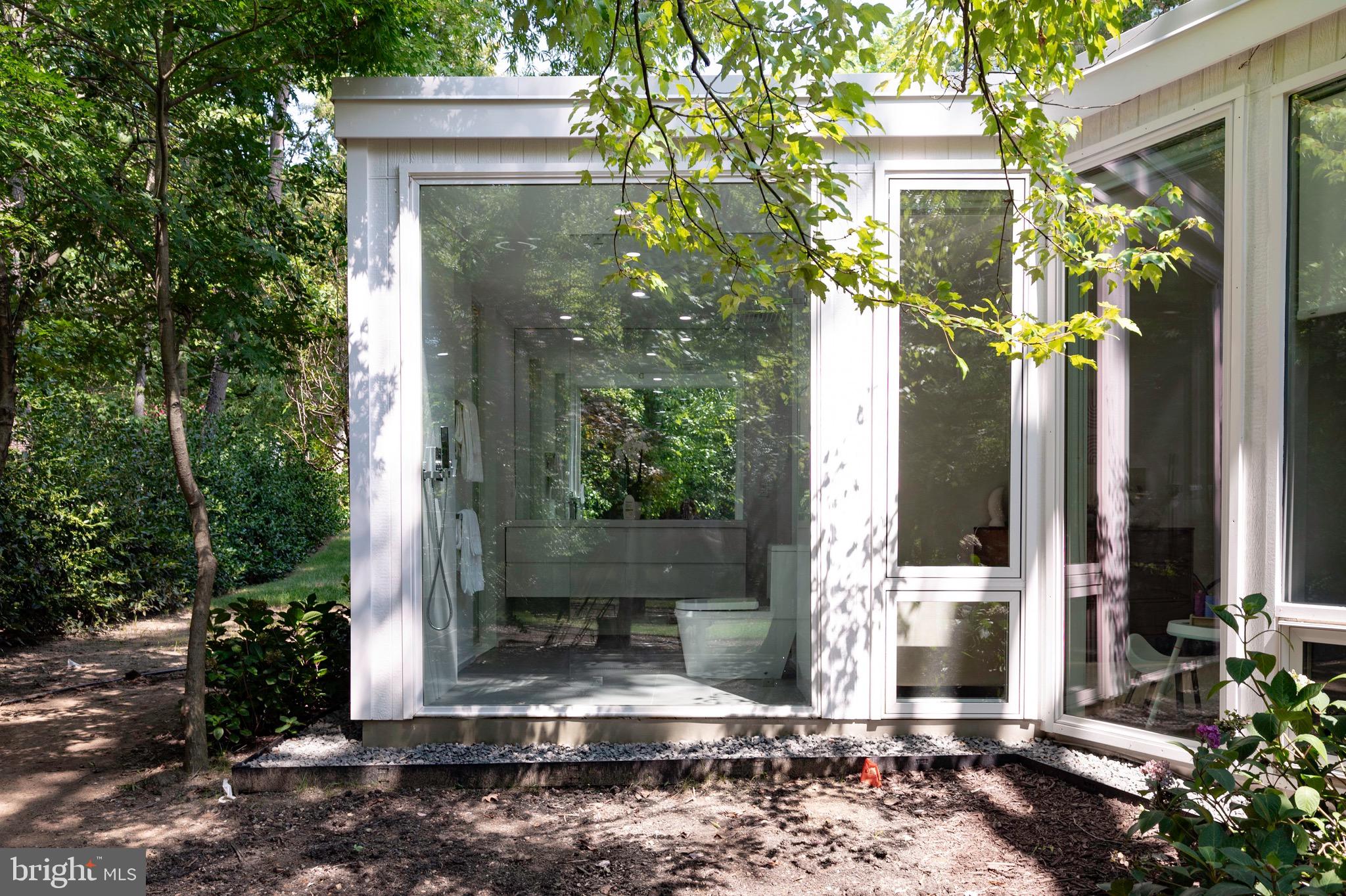 HOLLIN HILLS - Residential