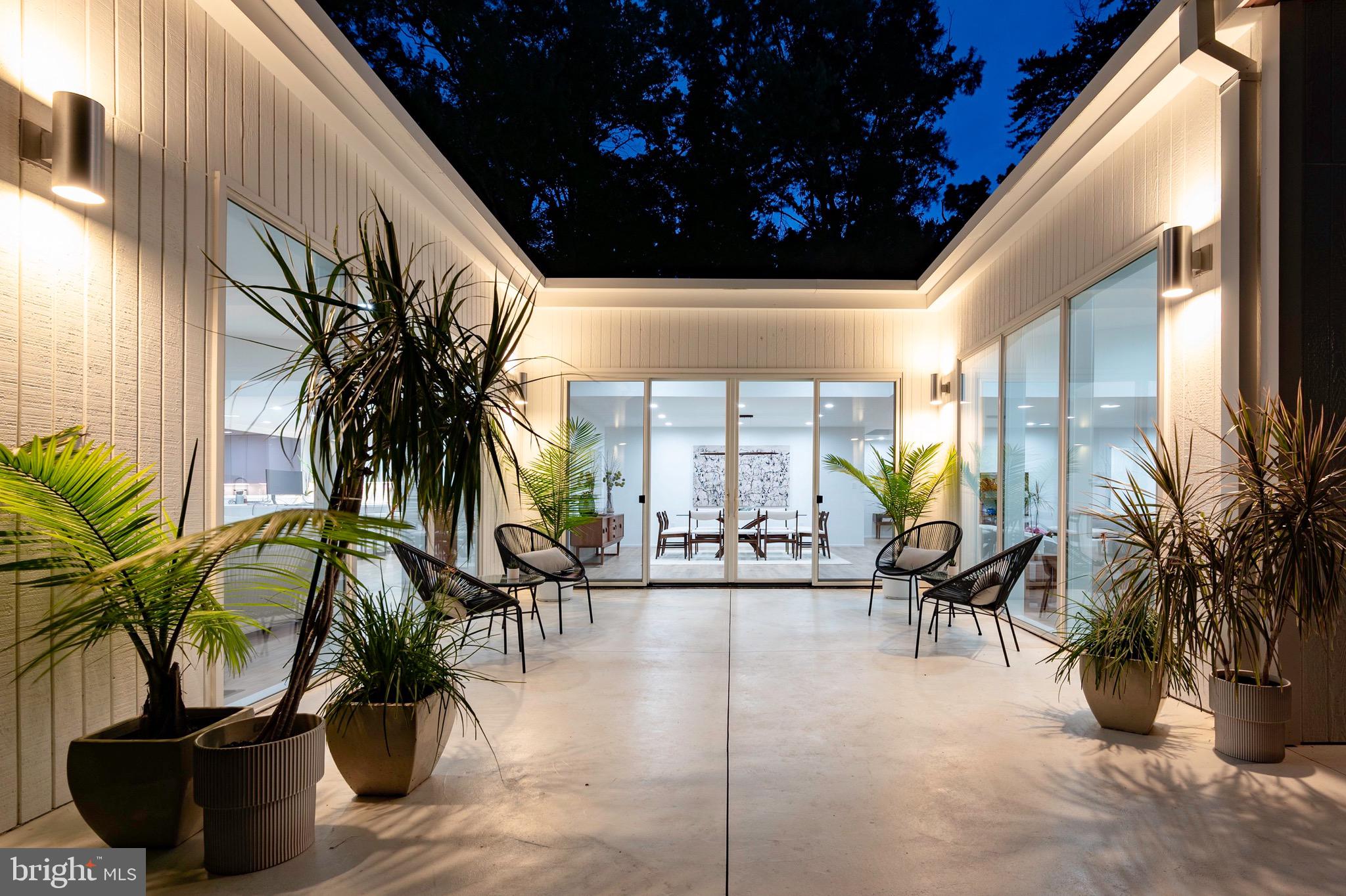 HOLLIN HILLS - Residential