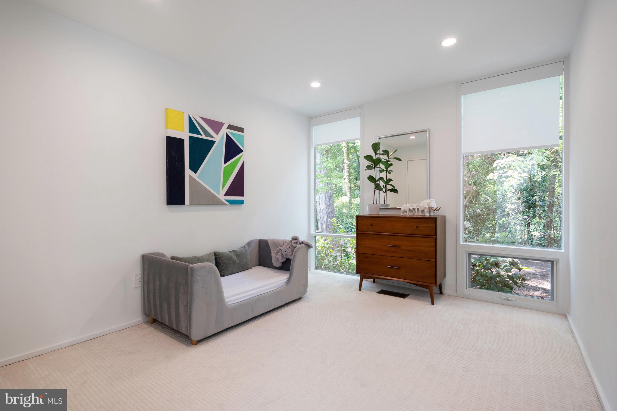 HOLLIN HILLS - Residential