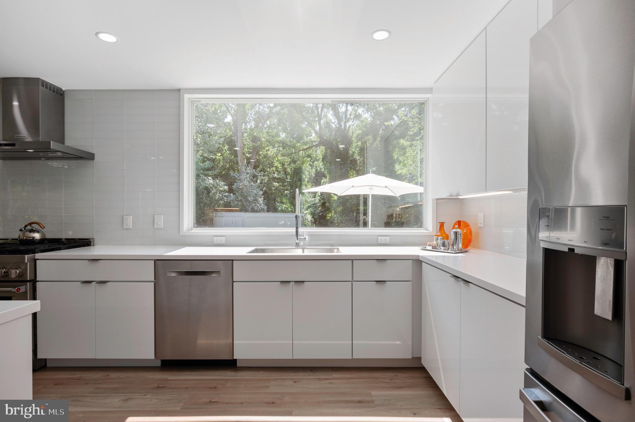 HOLLIN HILLS - Residential