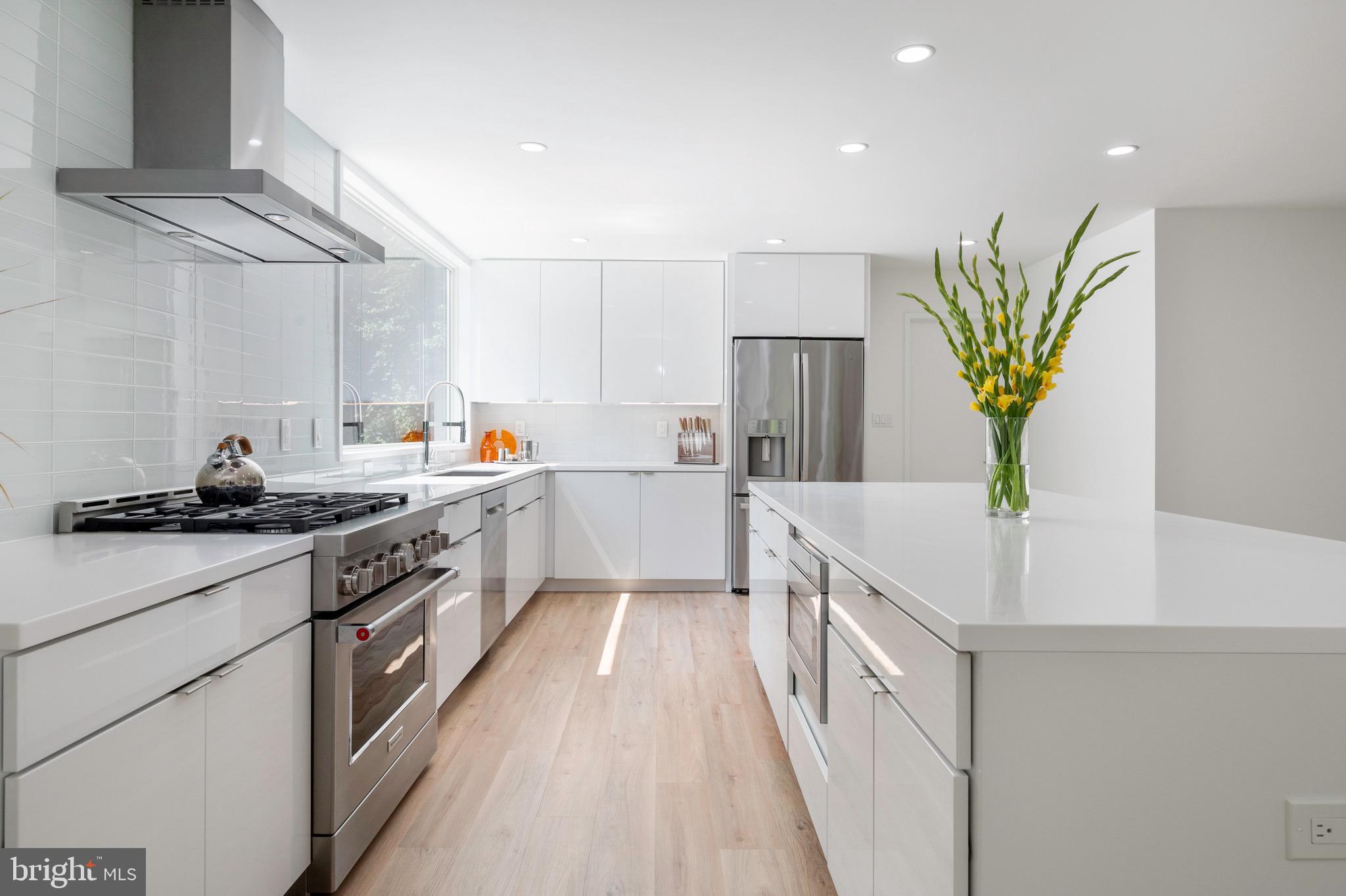 HOLLIN HILLS - Residential